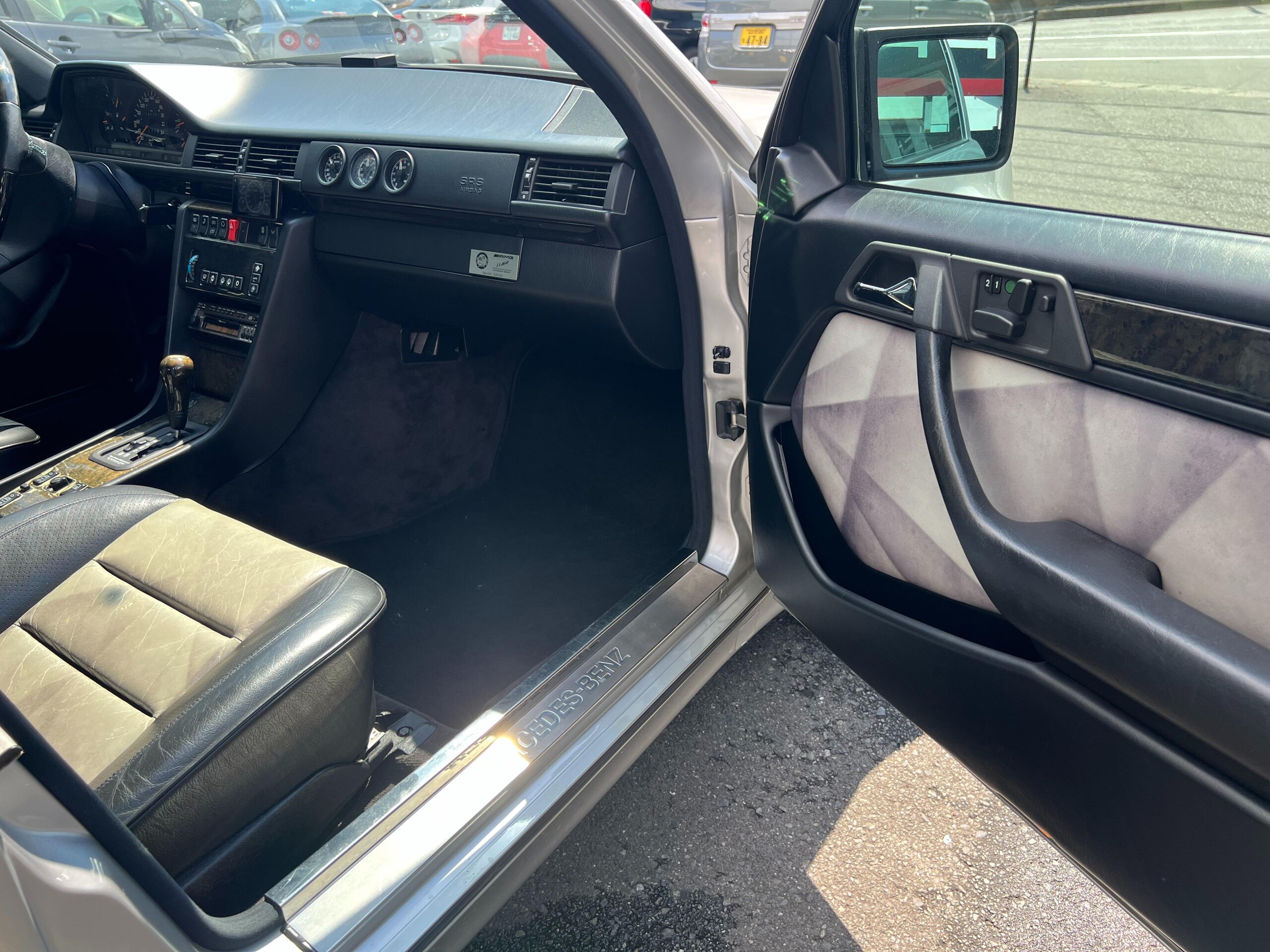 1995 Mercedes Benz E500 Limited — Photo 12 / 18