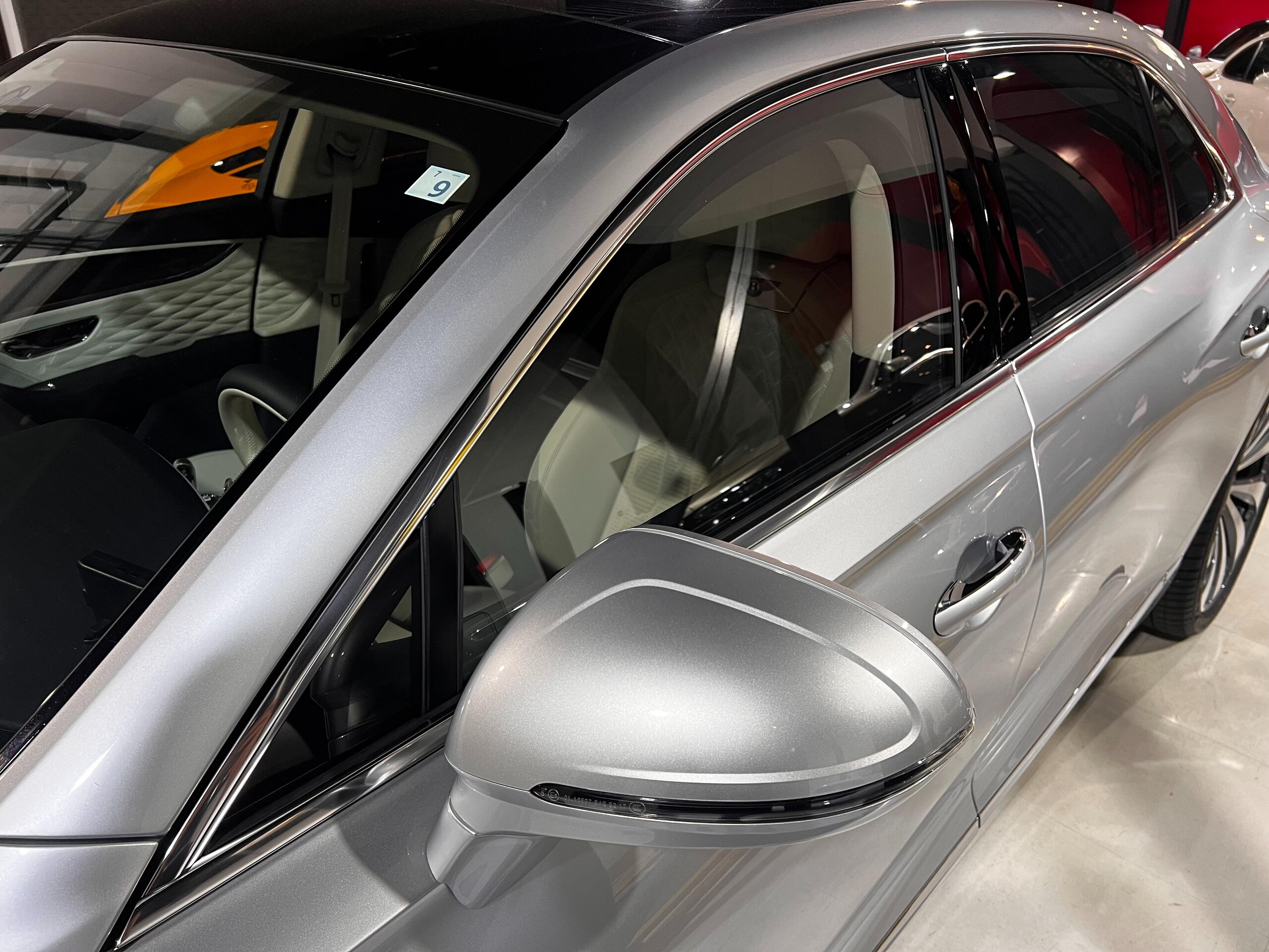 2020 Bentley Flying Spur — Photo 17 / 22