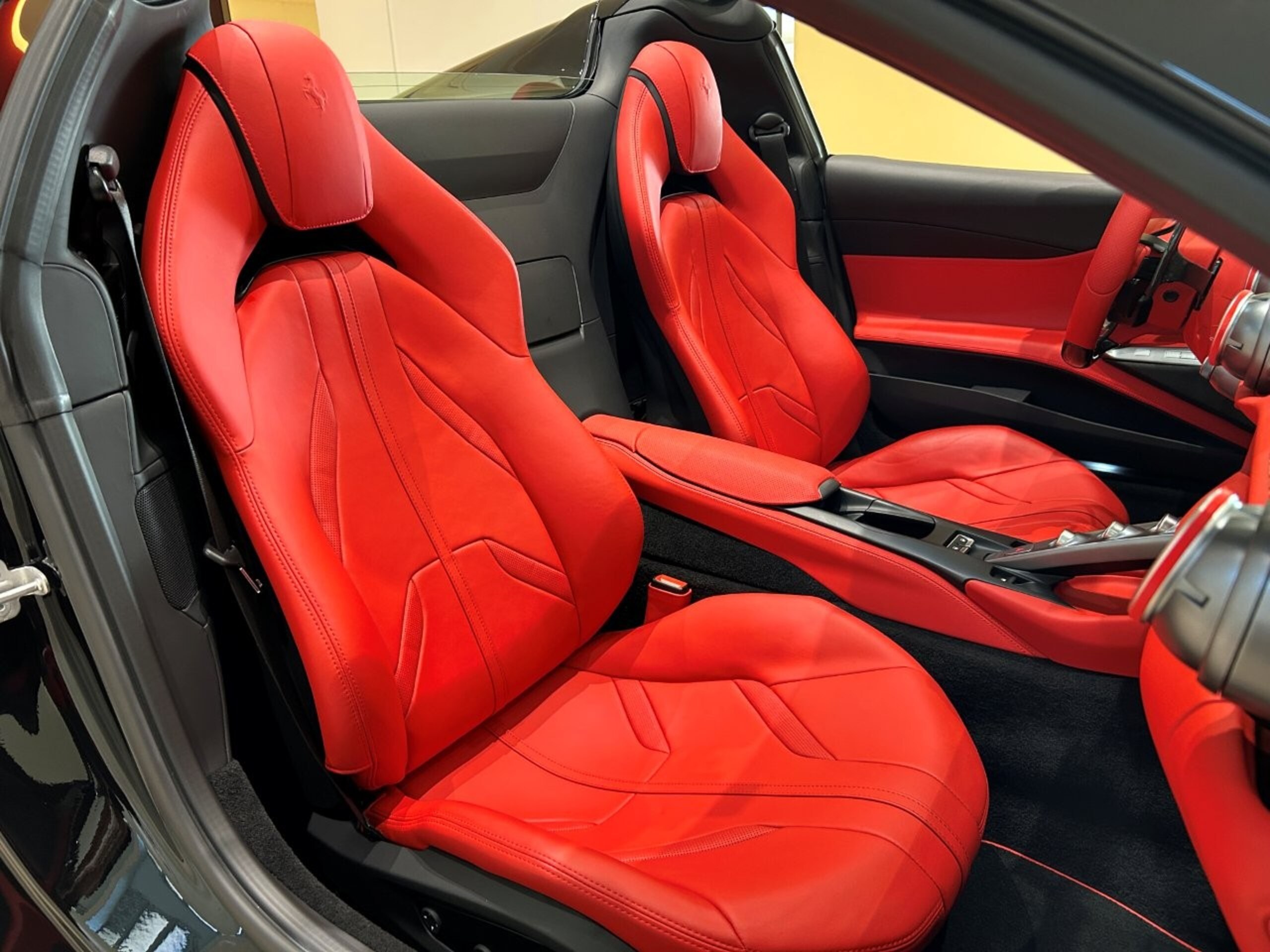 2021 Ferrari 812GTS — Photo 12 / 21