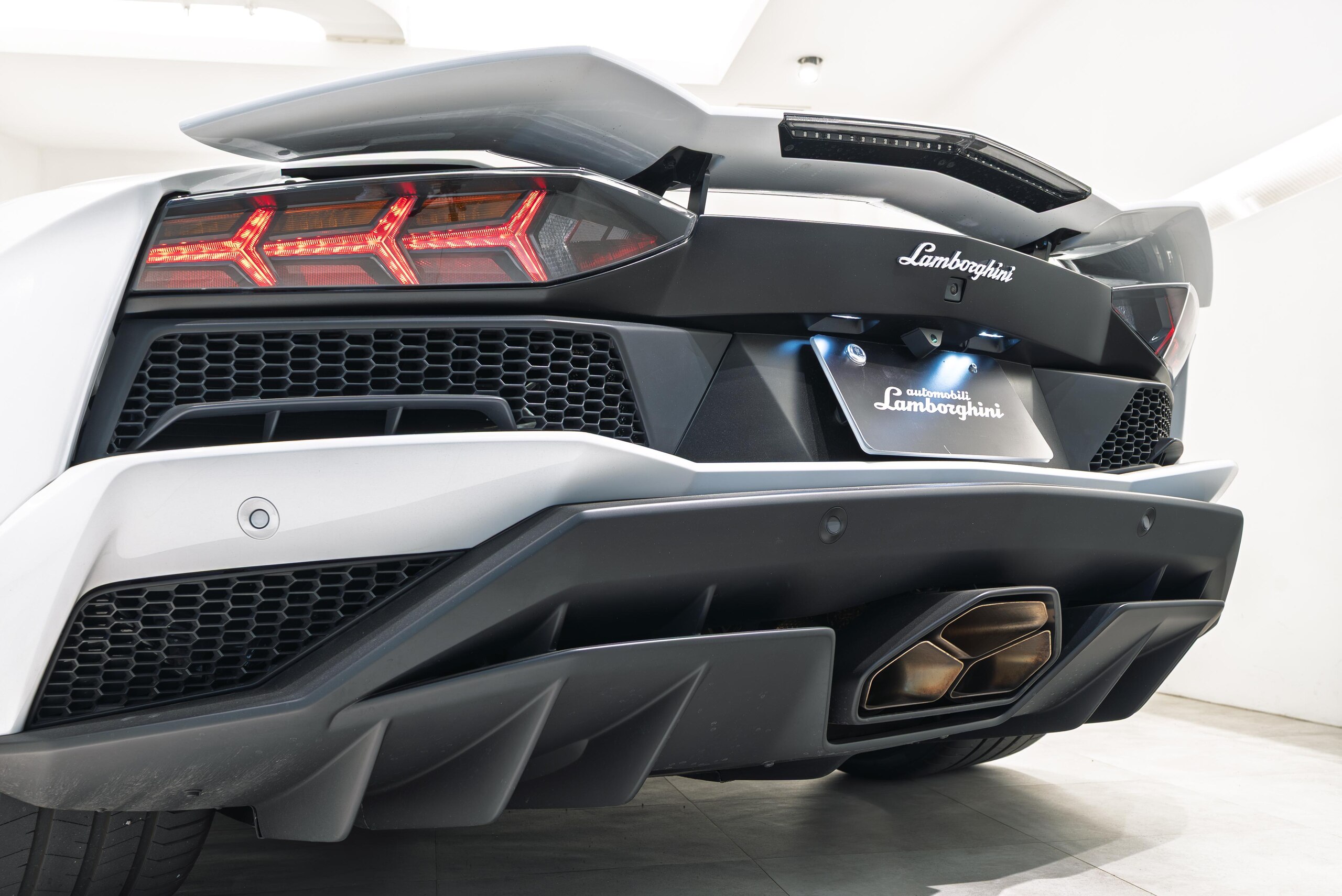 2018 Lamborghini Aventador S — Photo 13 / 26