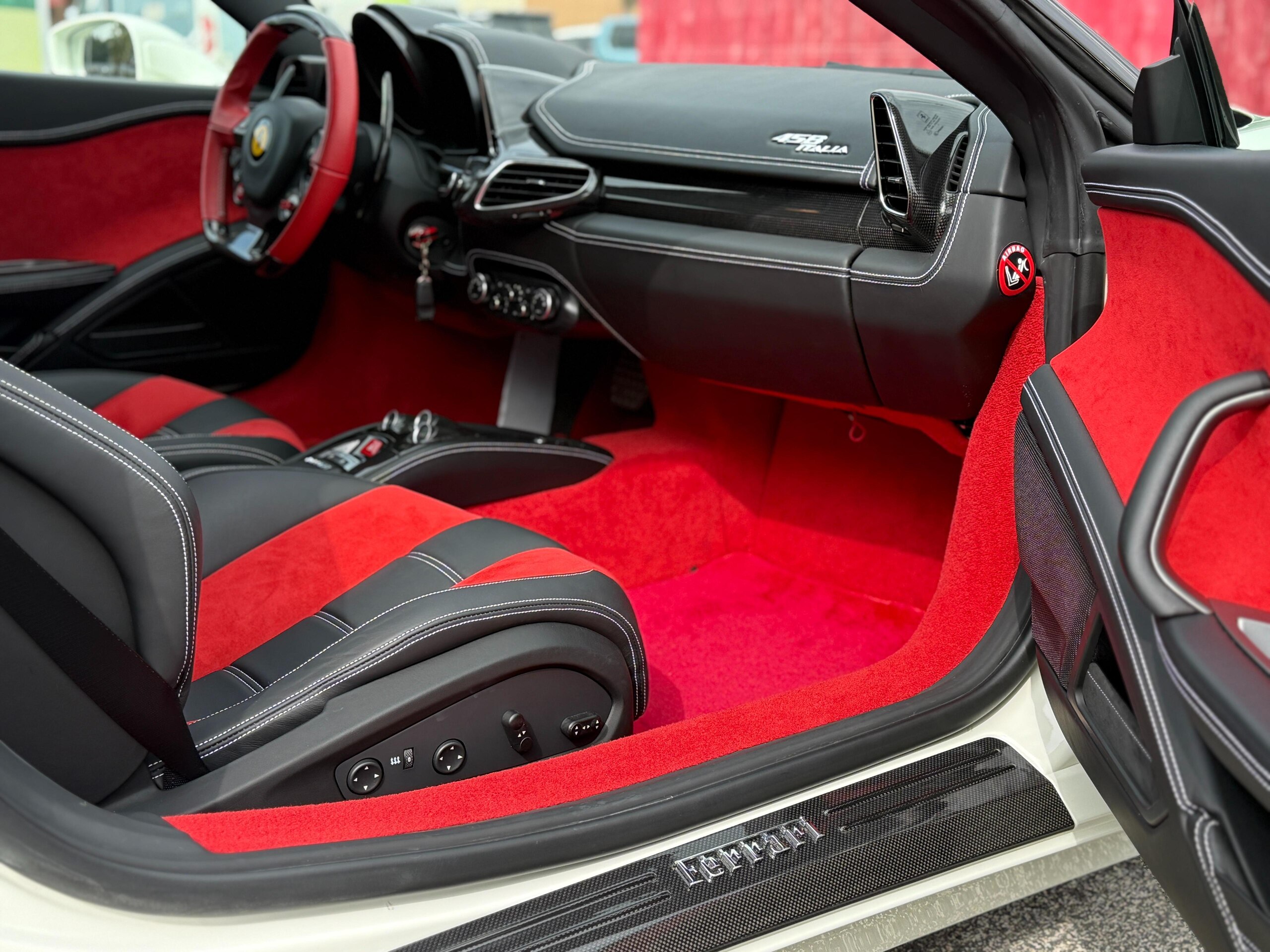 2014 Ferrari 458 Italia F1 DCT — Photo 8 / 52