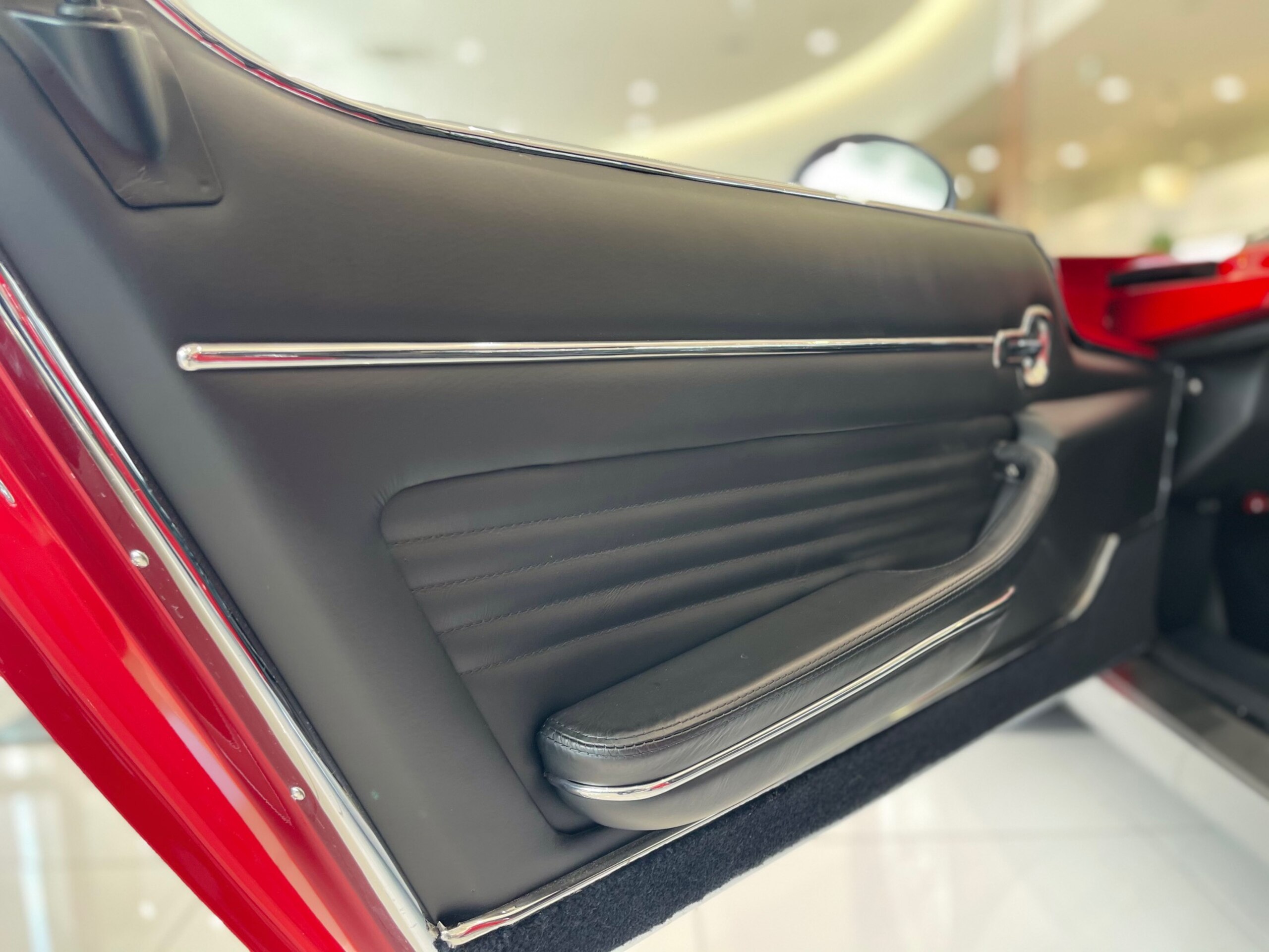 1971 Lamborghini Miura P400S — Photo 9 / 20