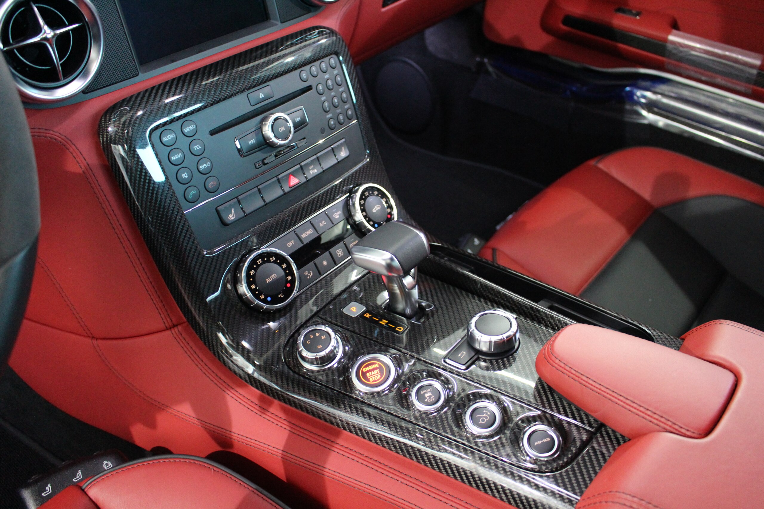 2010 Mercedes Benz SLS AMG — Photo 16 / 20