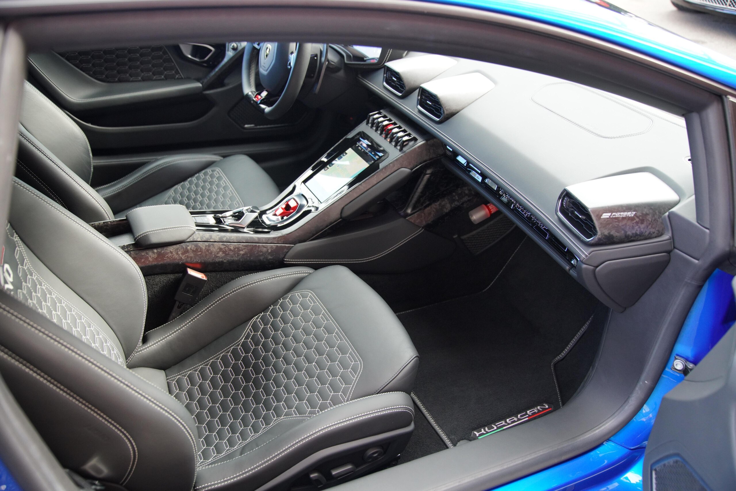 2020 Lamborghini Huracán EVO — Photo 18 / 28