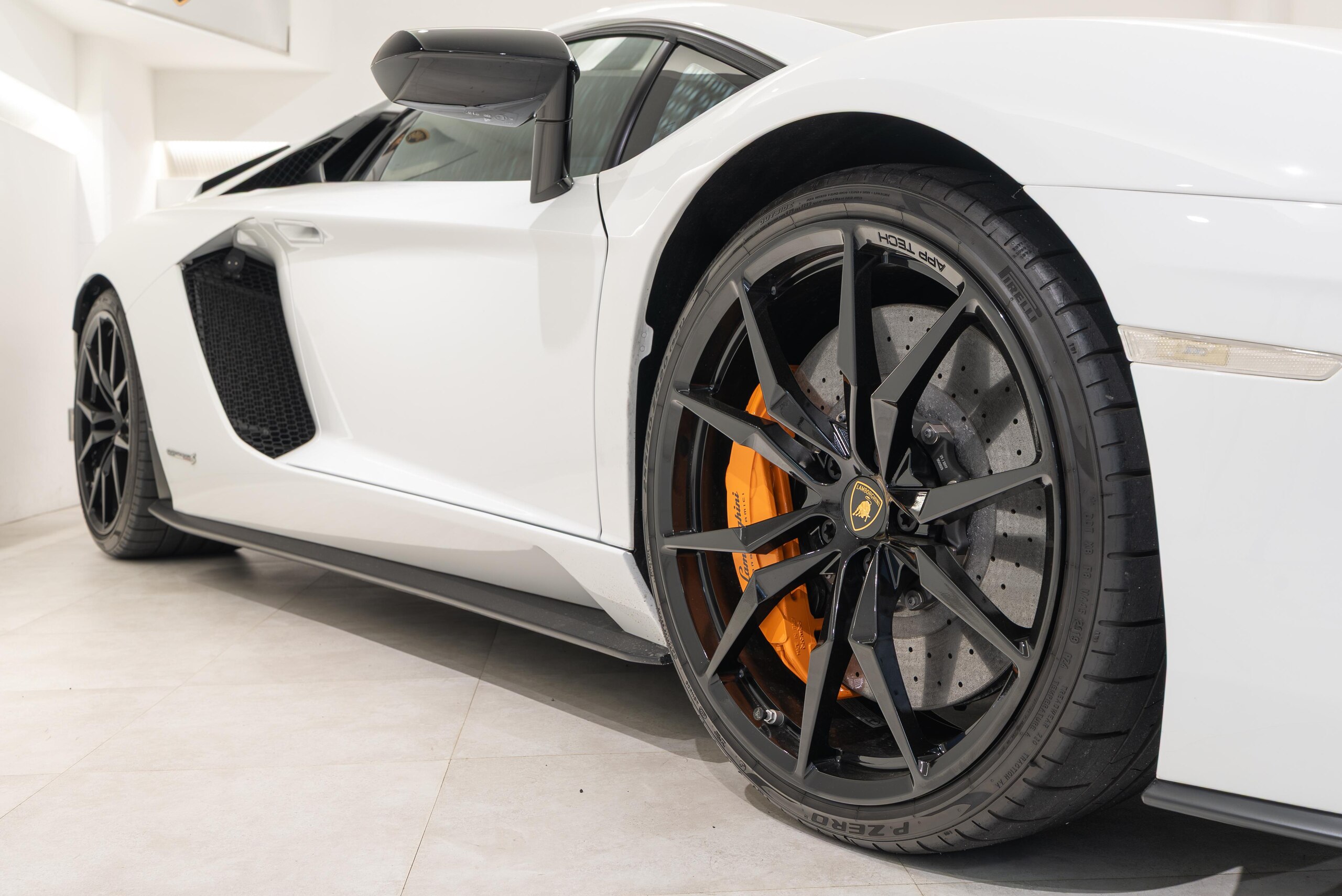 2018 Lamborghini Aventador S — Photo 10 / 26