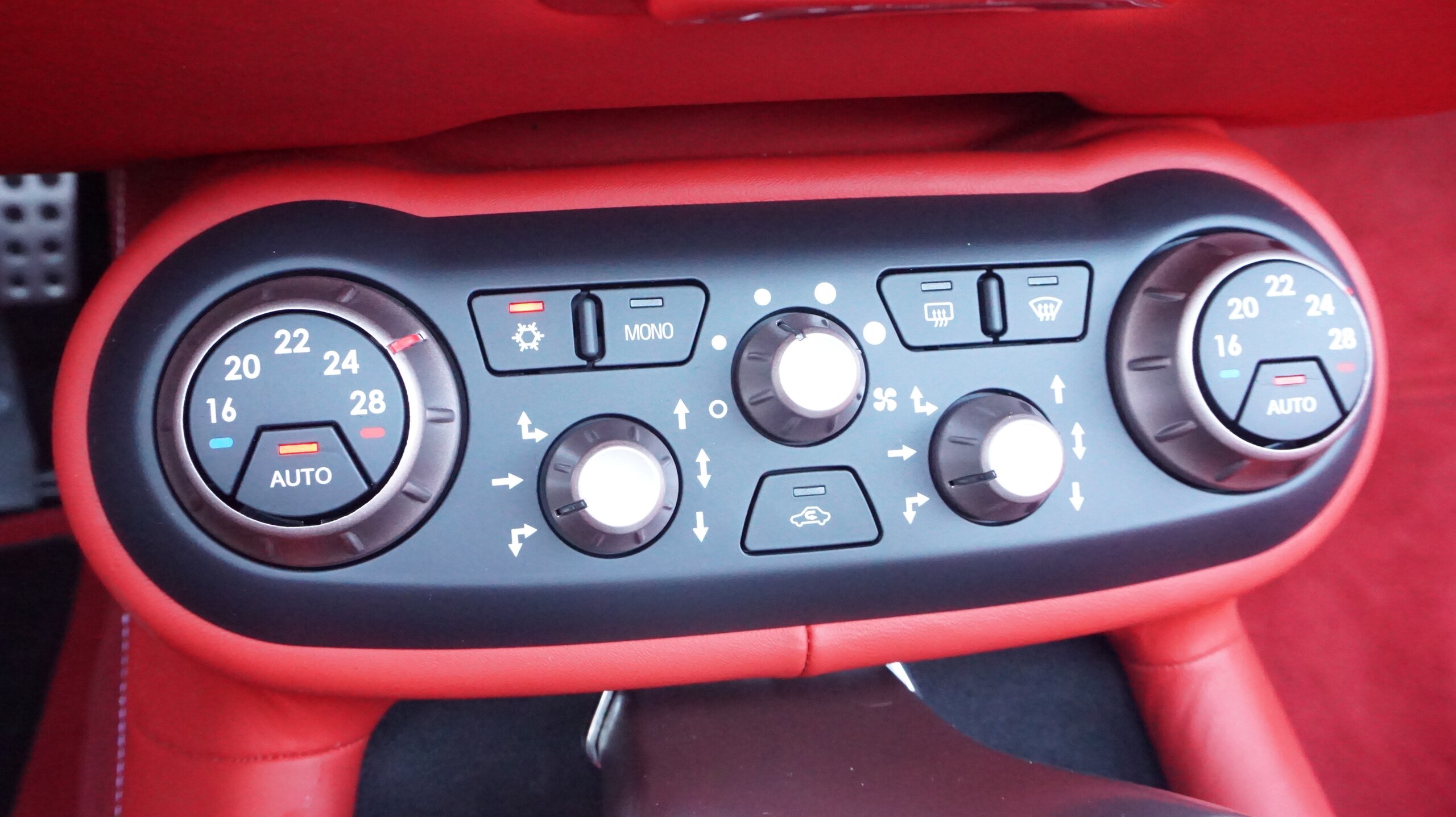2013 Ferrari California 30 — Photo 13 / 19