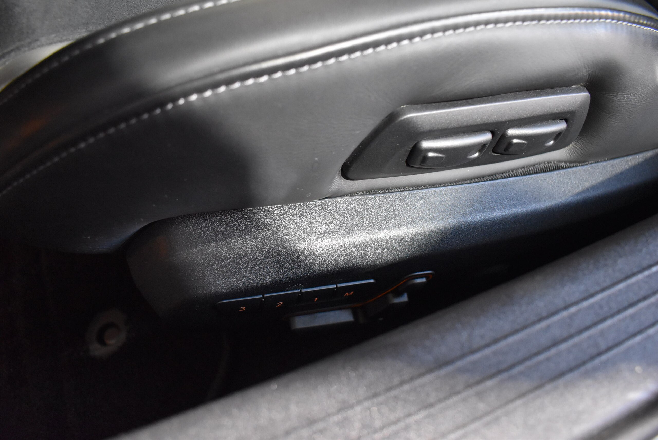 2016 Mercedes Benz AMG GT S — Photo 14 / 17