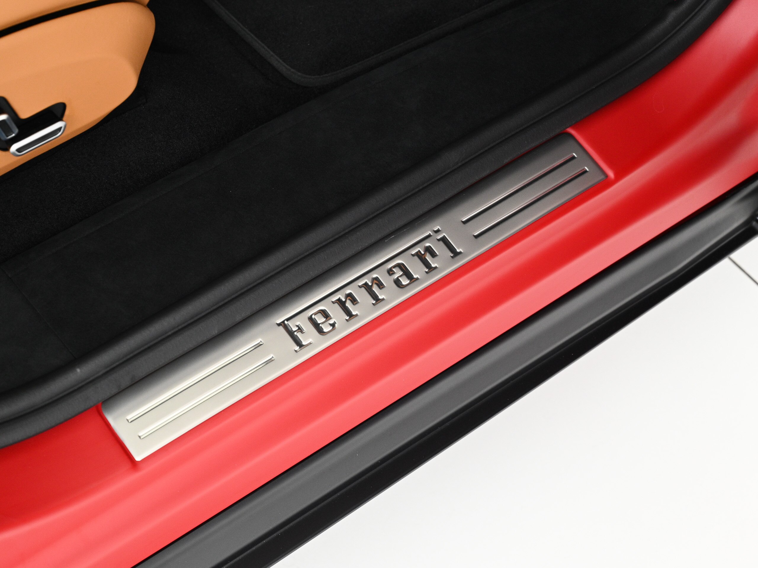 2025 Ferrari Purosangue — Photo 18 / 23