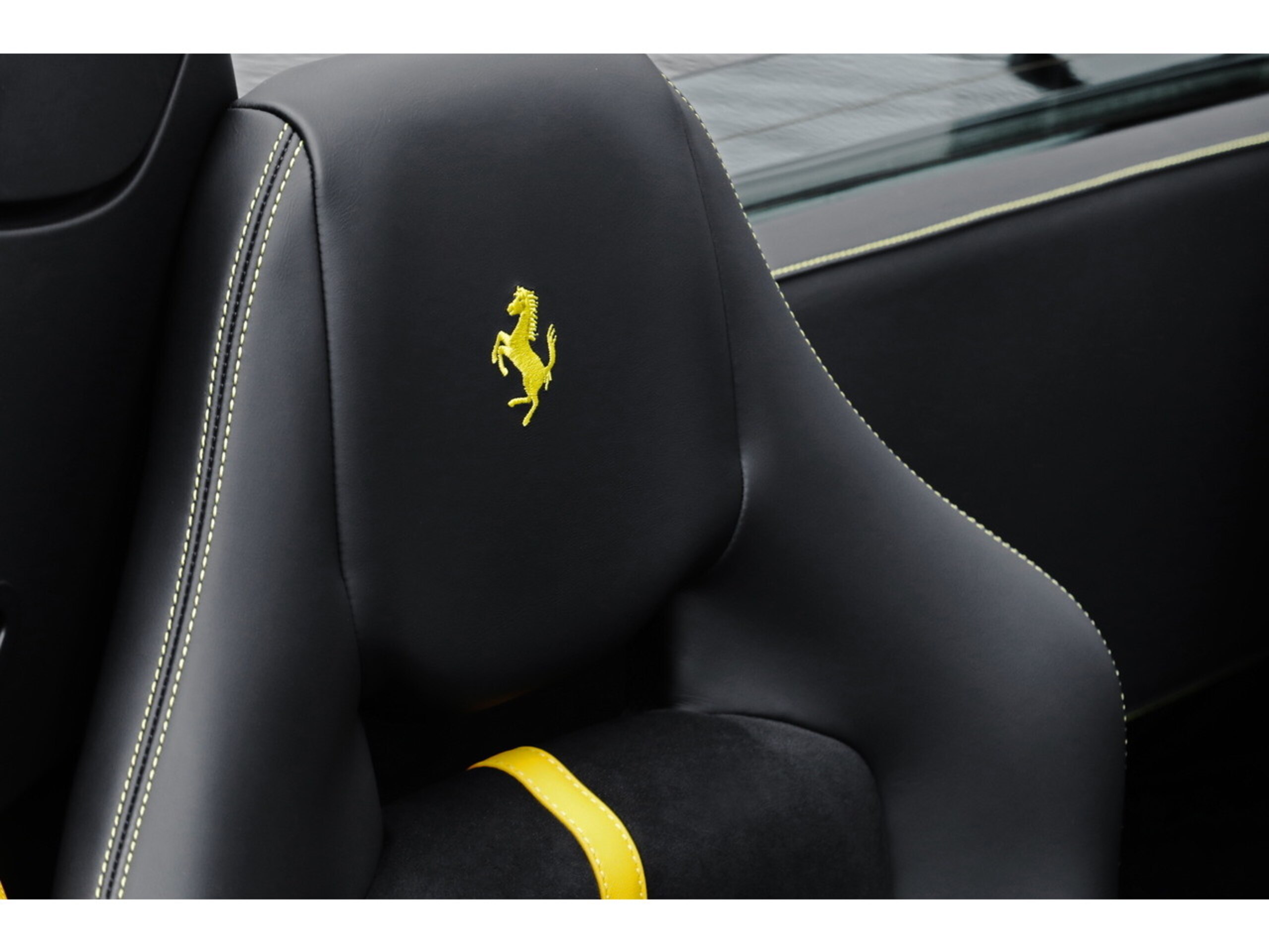 2018 Ferrari 488 Spider — Photo 10 / 65