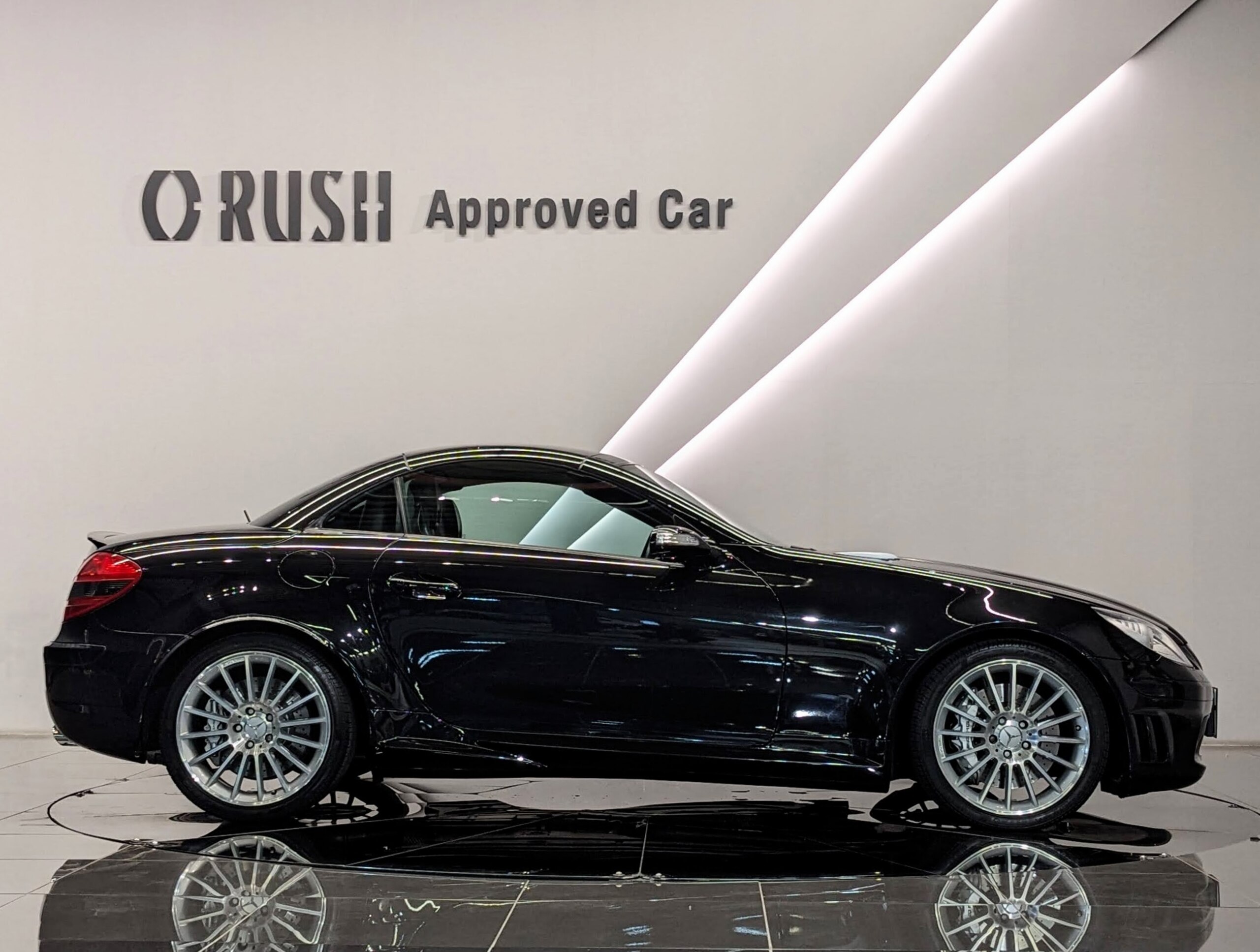 2007 Mercedes Benz SLK55 AMG — Photo 10 / 24