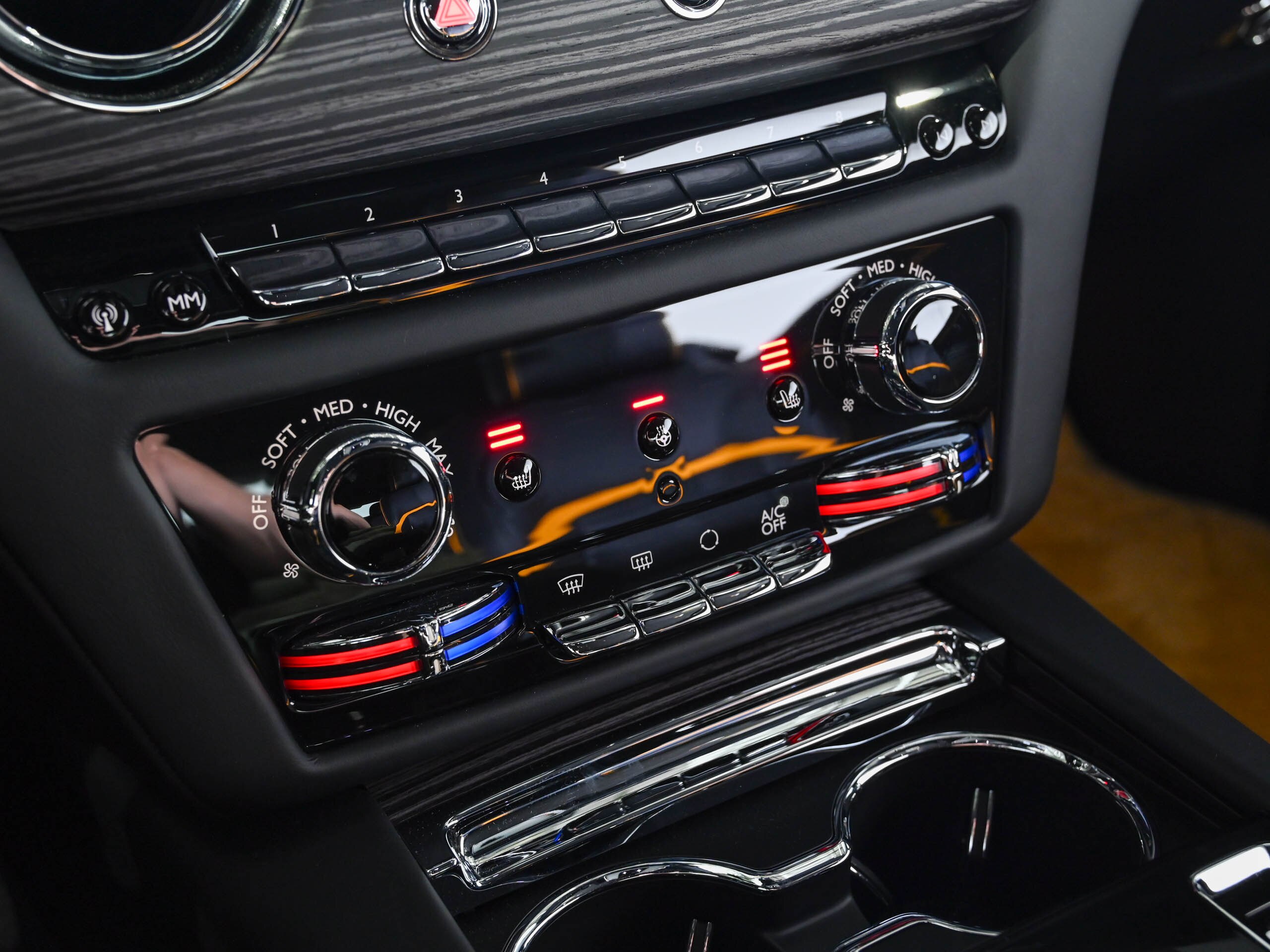 2024 Rolls-Royce Specter — Photo 13 / 22
