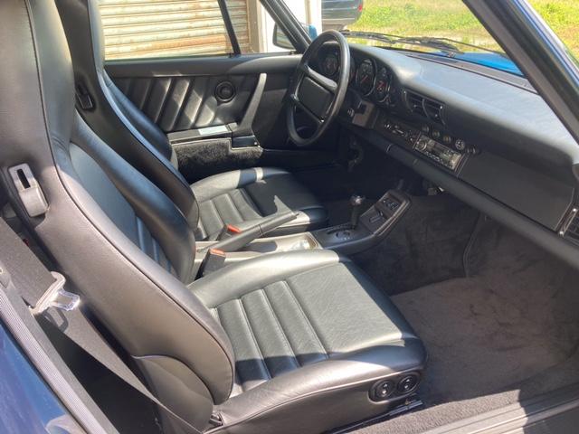 1991 Porsche 911 Carrera 2 — Photo 8 / 13