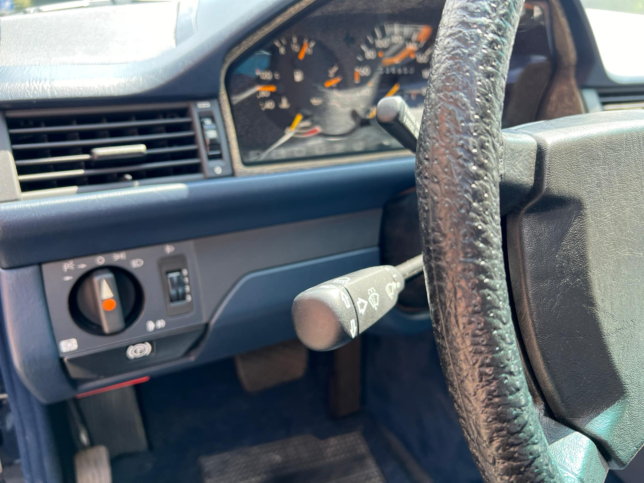1988 Mercedes Benz 230E — Photo 9 / 29