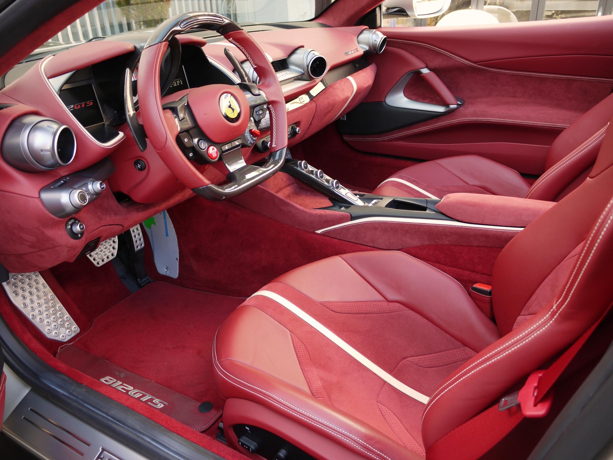 2021 Ferrari 812GTS — Photo 8 / 13