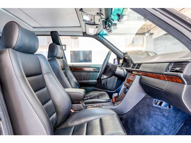 1994 Mercedes Benz E500 — Photo 17 / 23