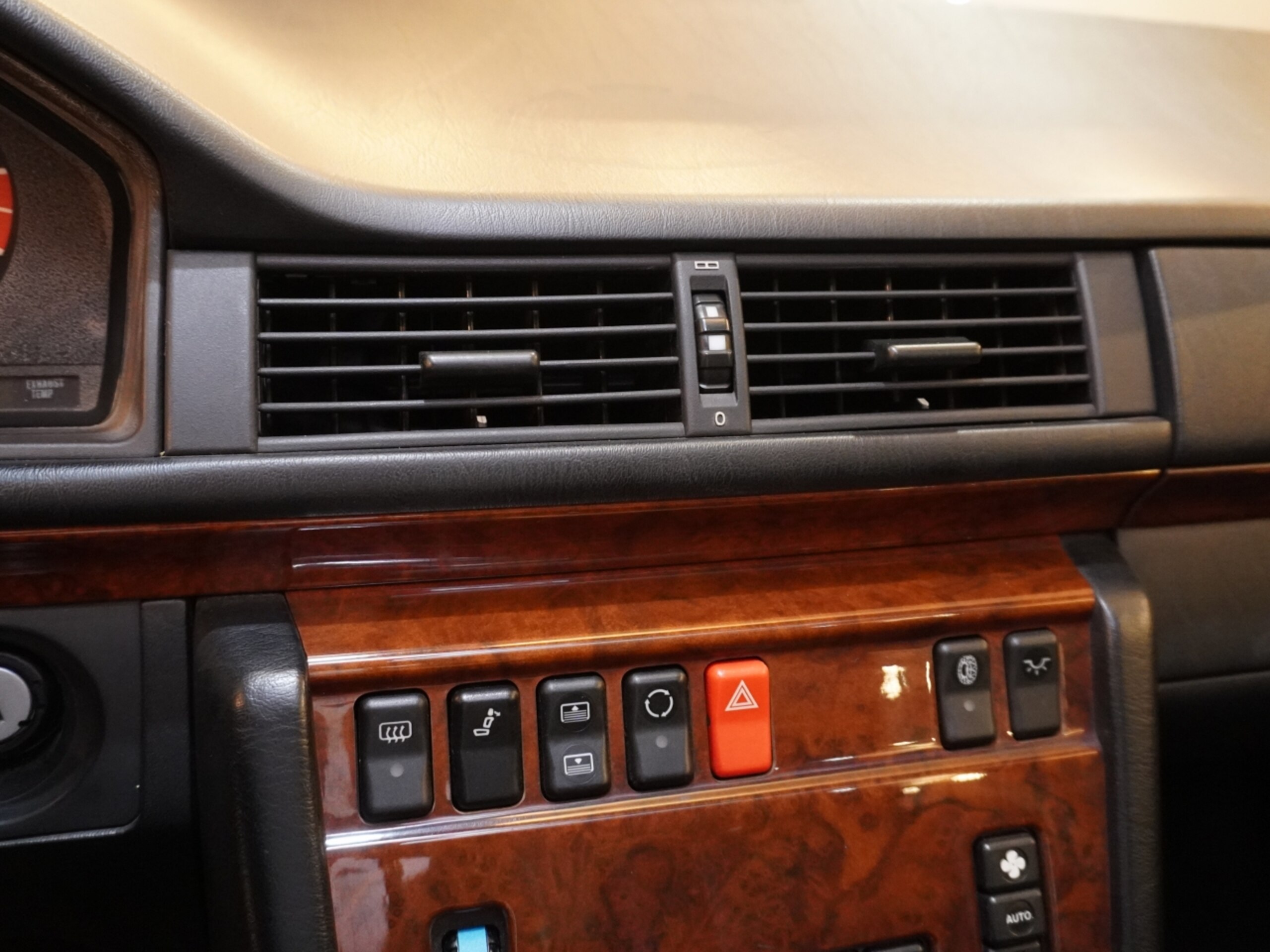 1994 Mercedes Benz E60 AMG — Photo 10 / 24