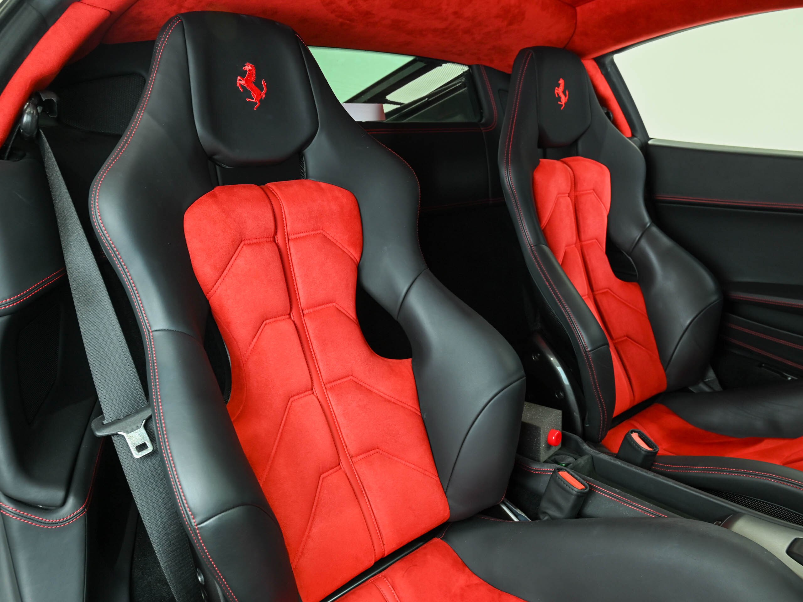 2010 Ferrari 458 Italia F1 DCT — Photo 19 / 22