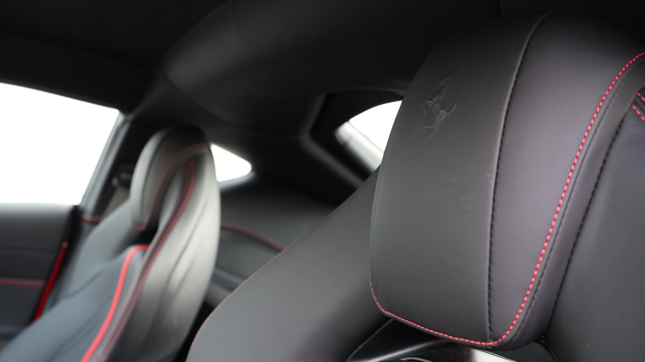 2020 Ferrari 812 Superfast — Photo 10 / 29