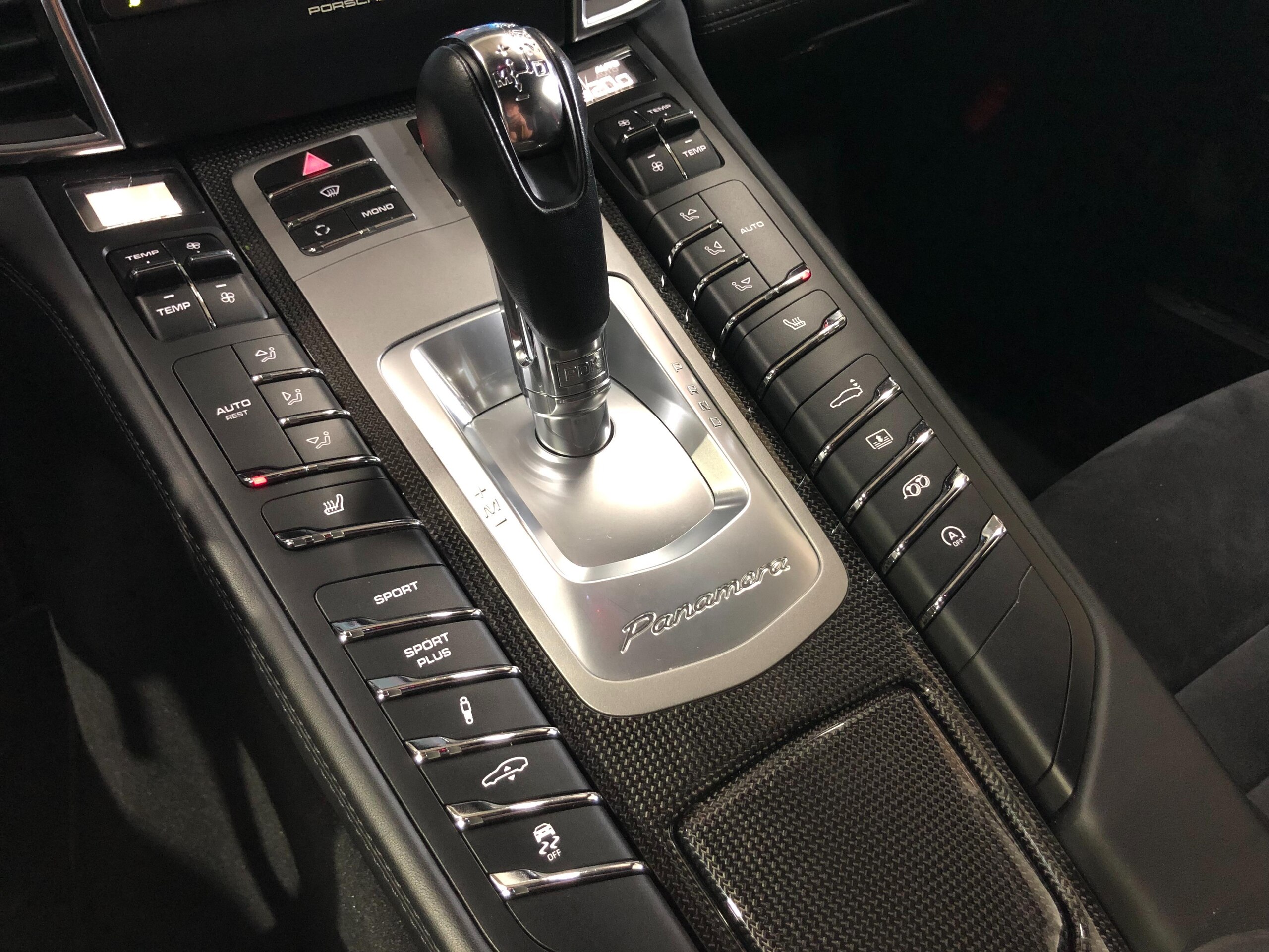 2012 Porsche Panamera GTS — Photo 21 / 32