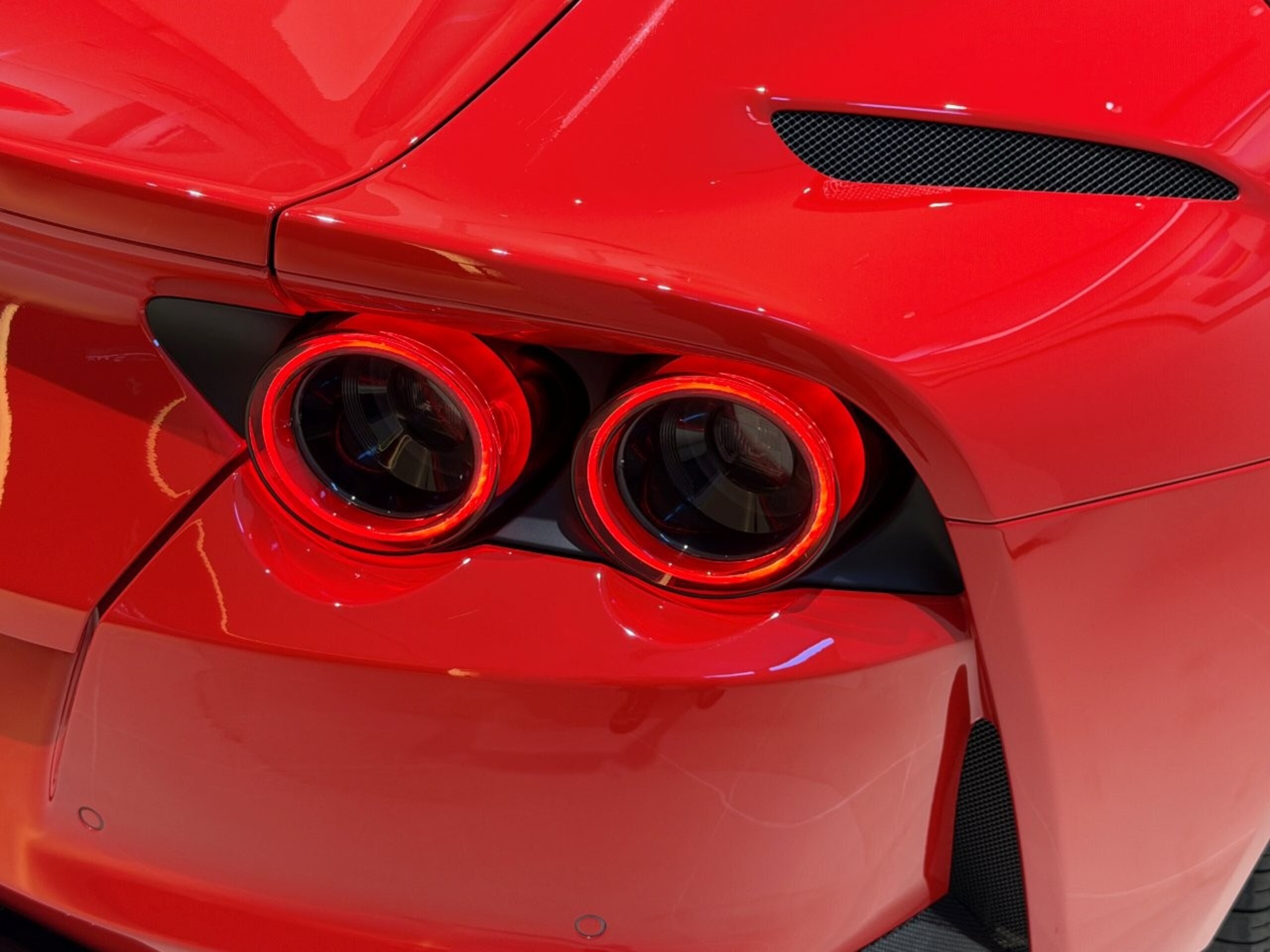2021 Ferrari 812GTS — Photo 16 / 22