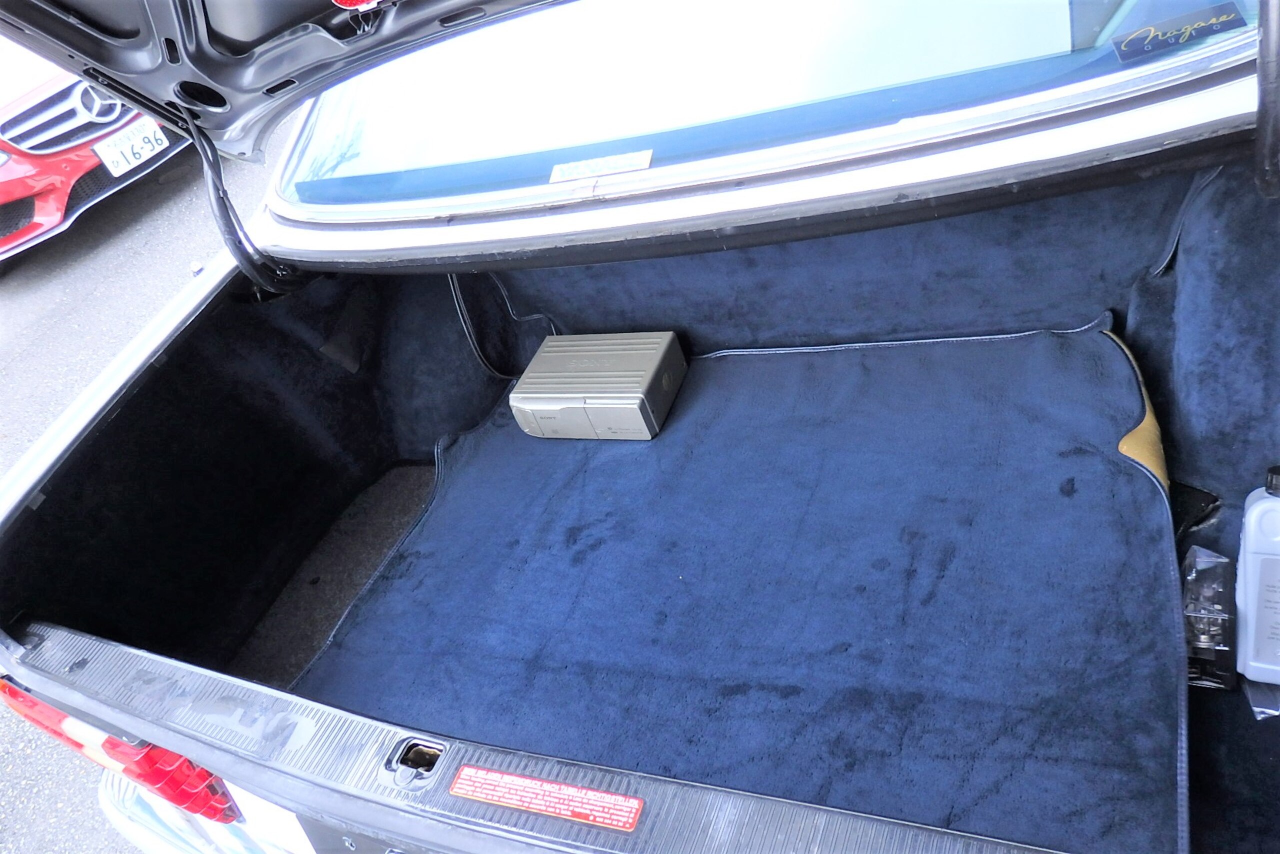 1990 Mercedes Benz 560SEC — Photo 22 / 22