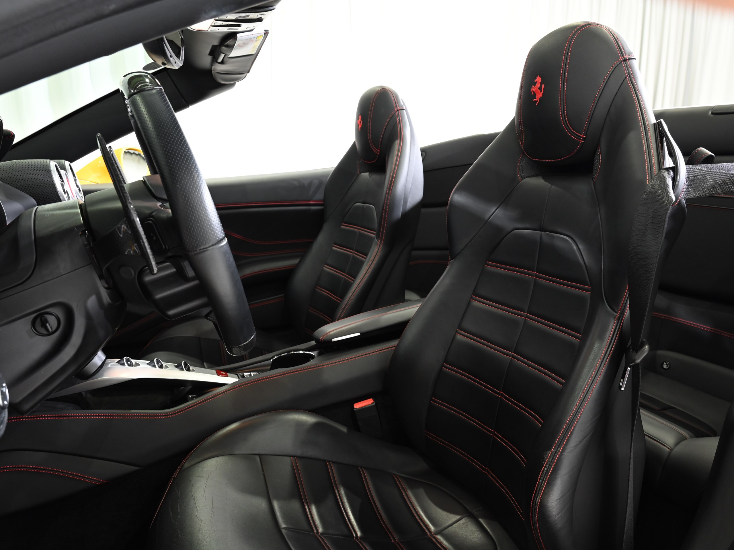 2016 Ferrari California T — Photo 8 / 23