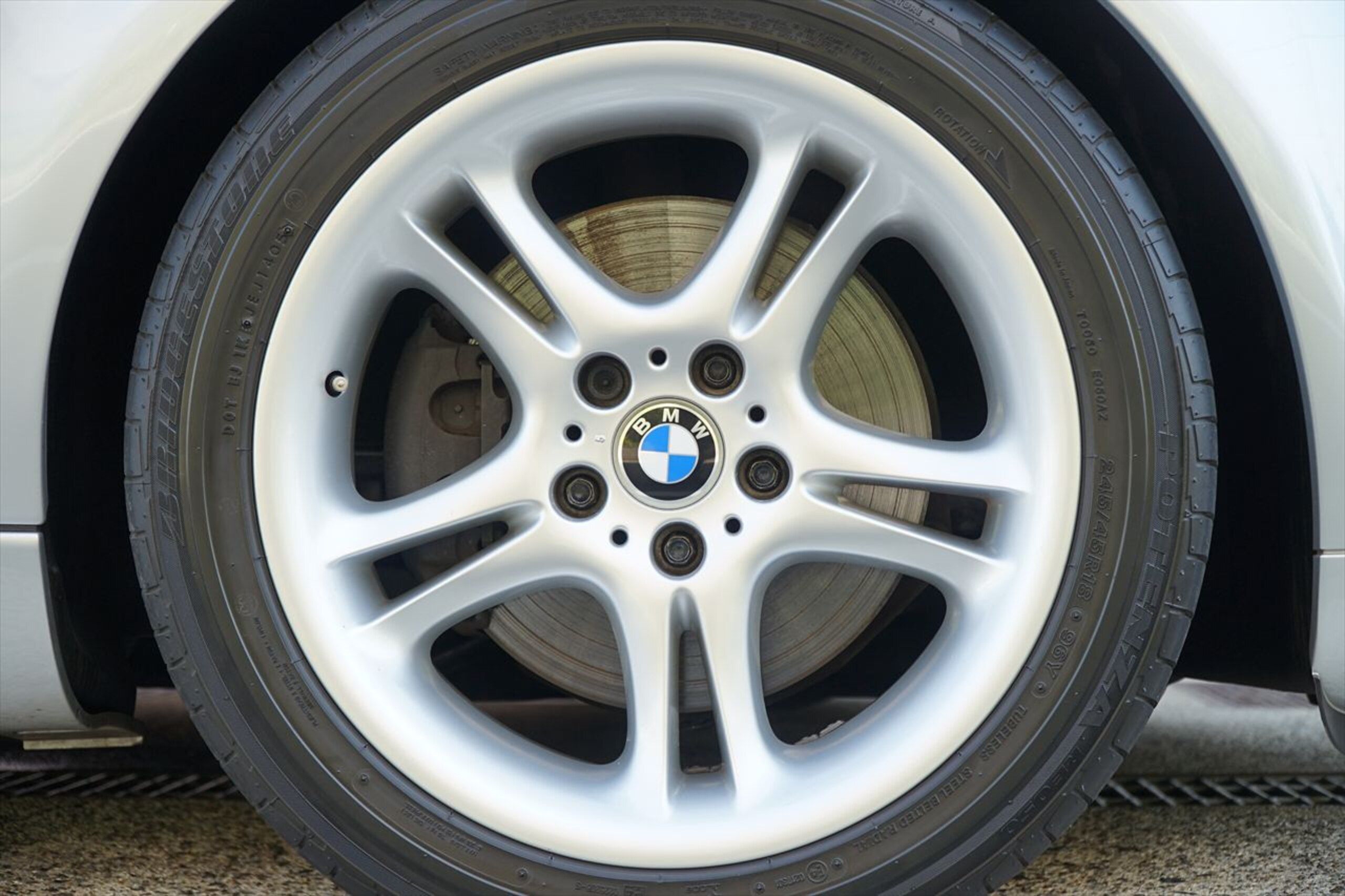 2001 BMW Z8 — Photo 20 / 22