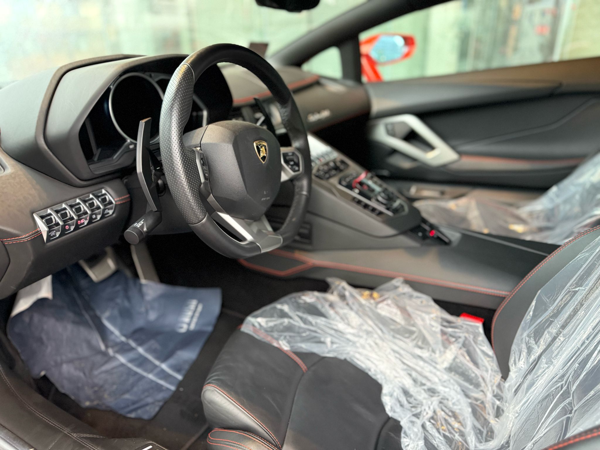 2013 Lamborghini Aventador LP700-4 — Photo 10 / 10