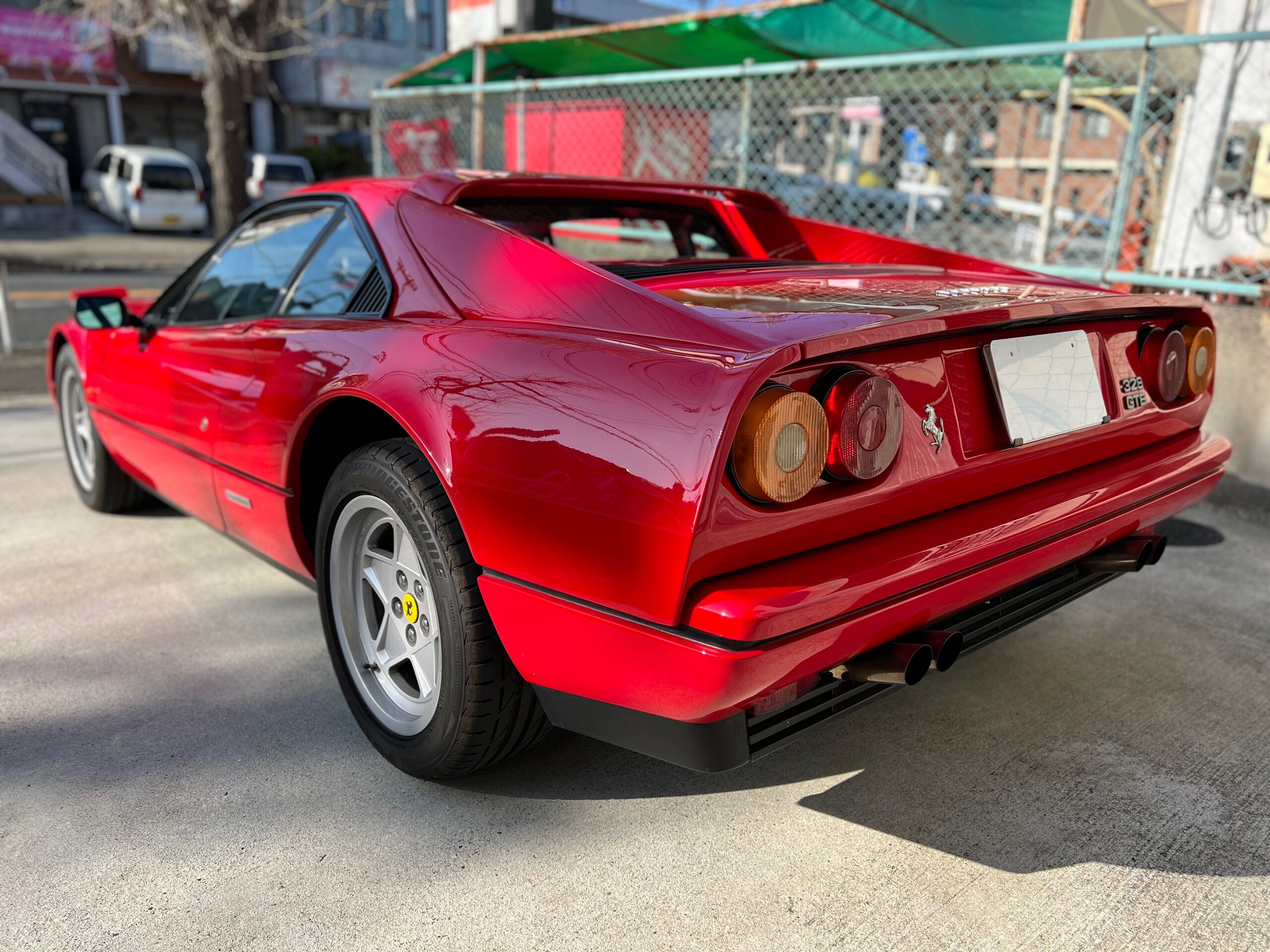 0 Ferrari 328 GTB — Photo 6 / 18