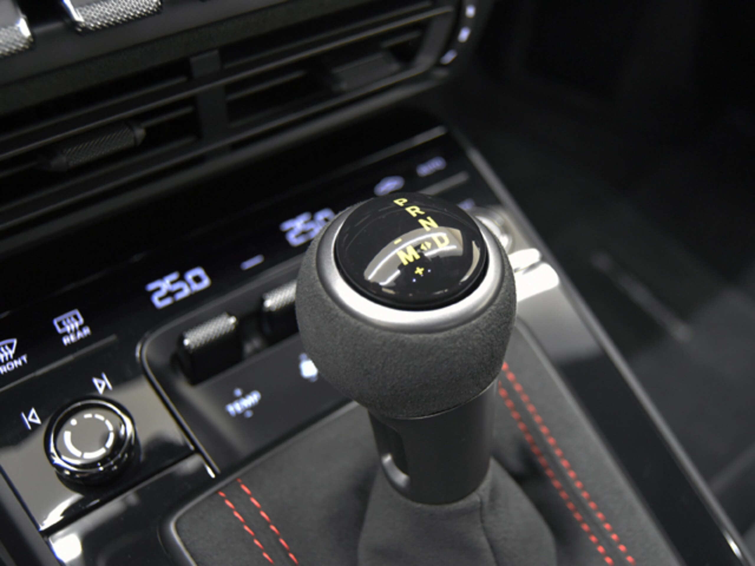 2023 Porsche 911 GT3 — Photo 12 / 16