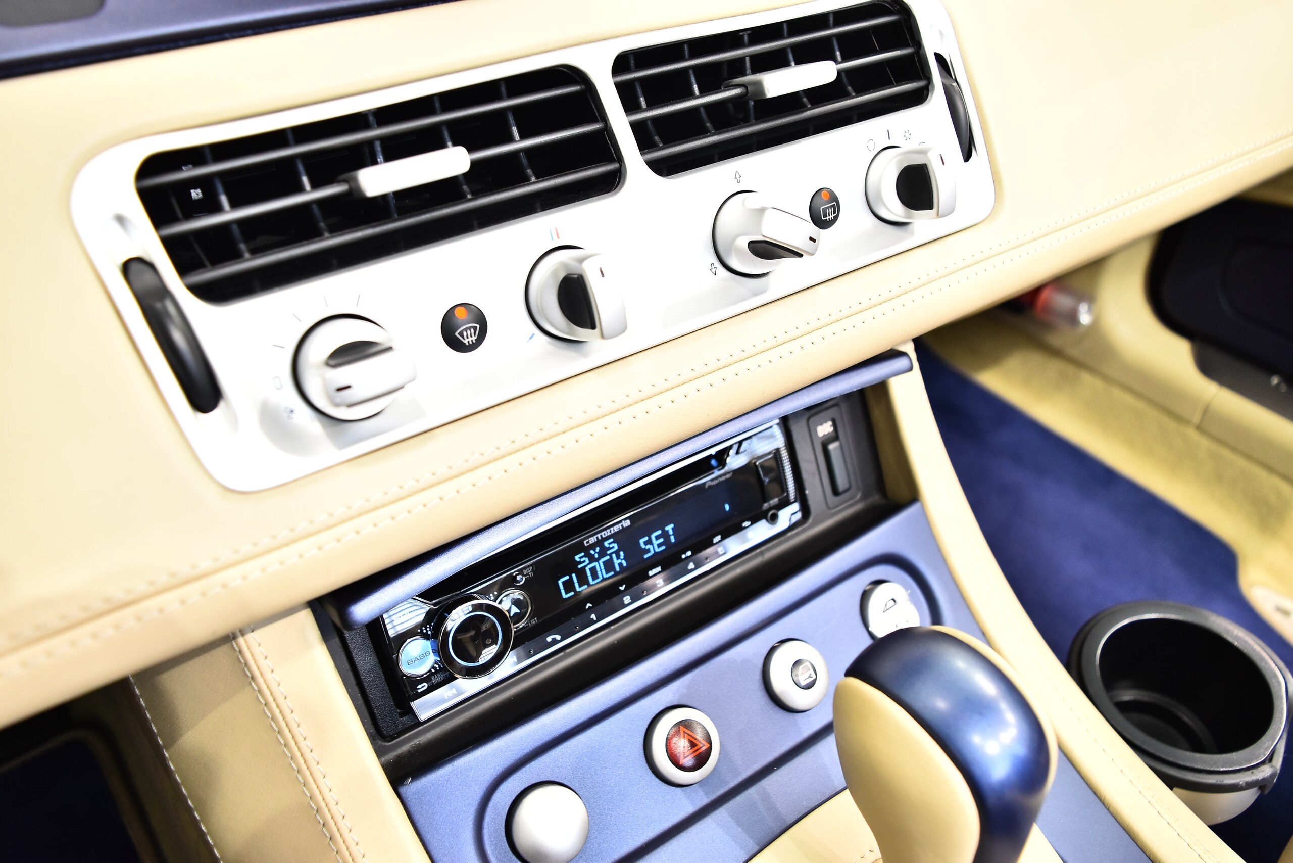 2004 BMW Alpina Roadster V8 Limited Edition — Photo 9 / 21