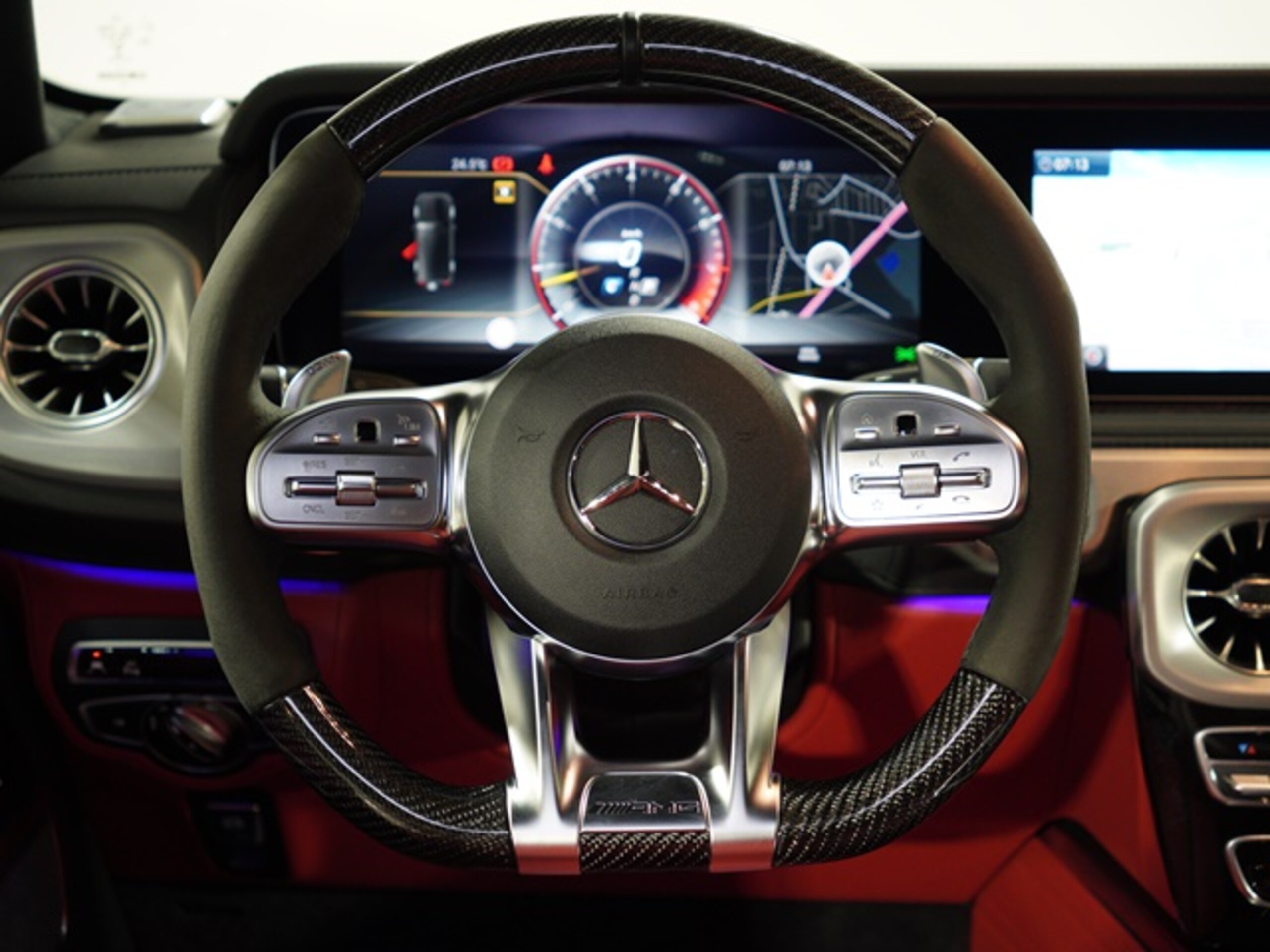 2019 Mercedes Benz G63 AMG — Photo 12 / 24