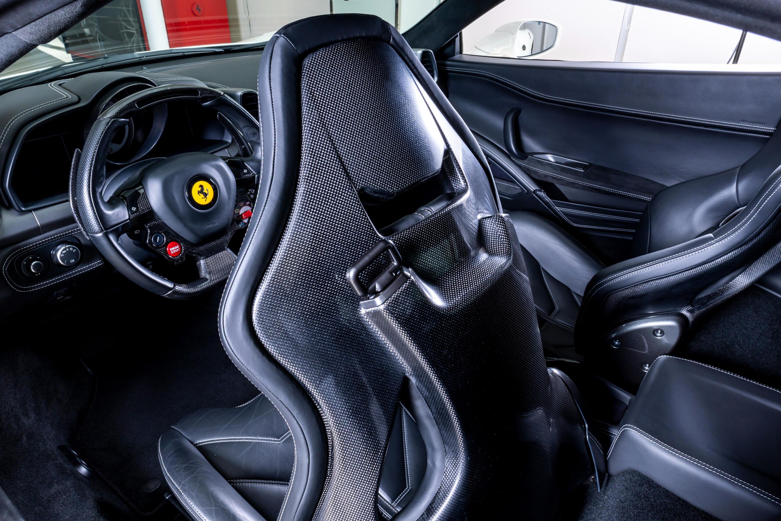 2011 Ferrari 458 Italia F1 DCT — Photo 15 / 24