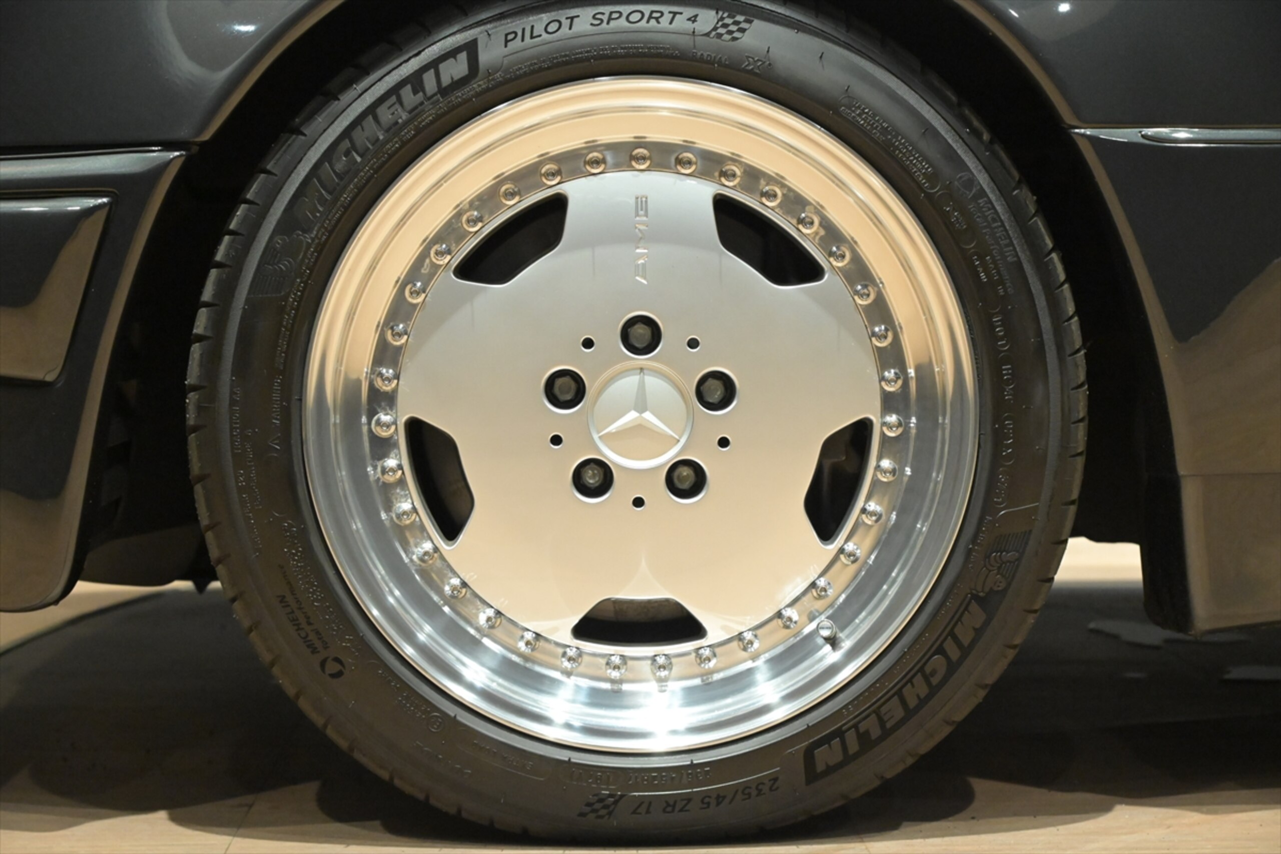 1993 Mercedes Benz E60 AMG — Photo 22 / 26