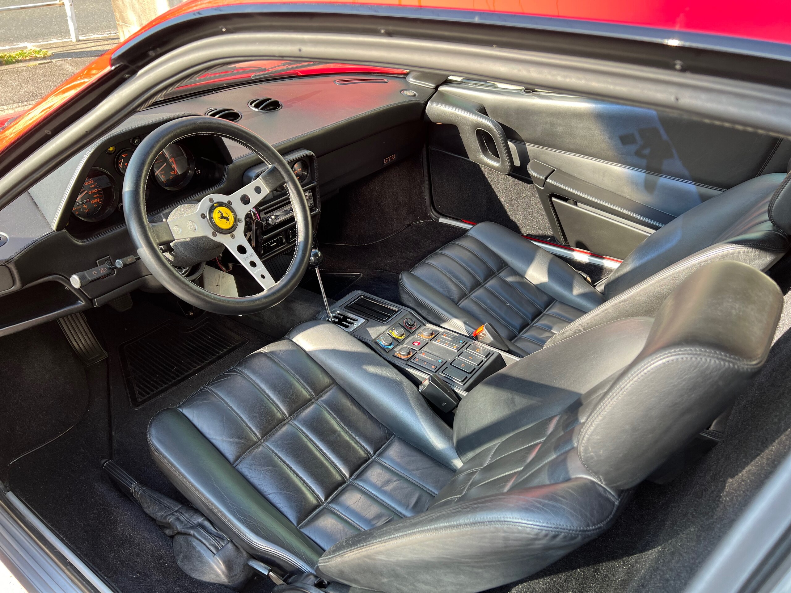 0 Ferrari 328 GTB — Photo 8 / 18
