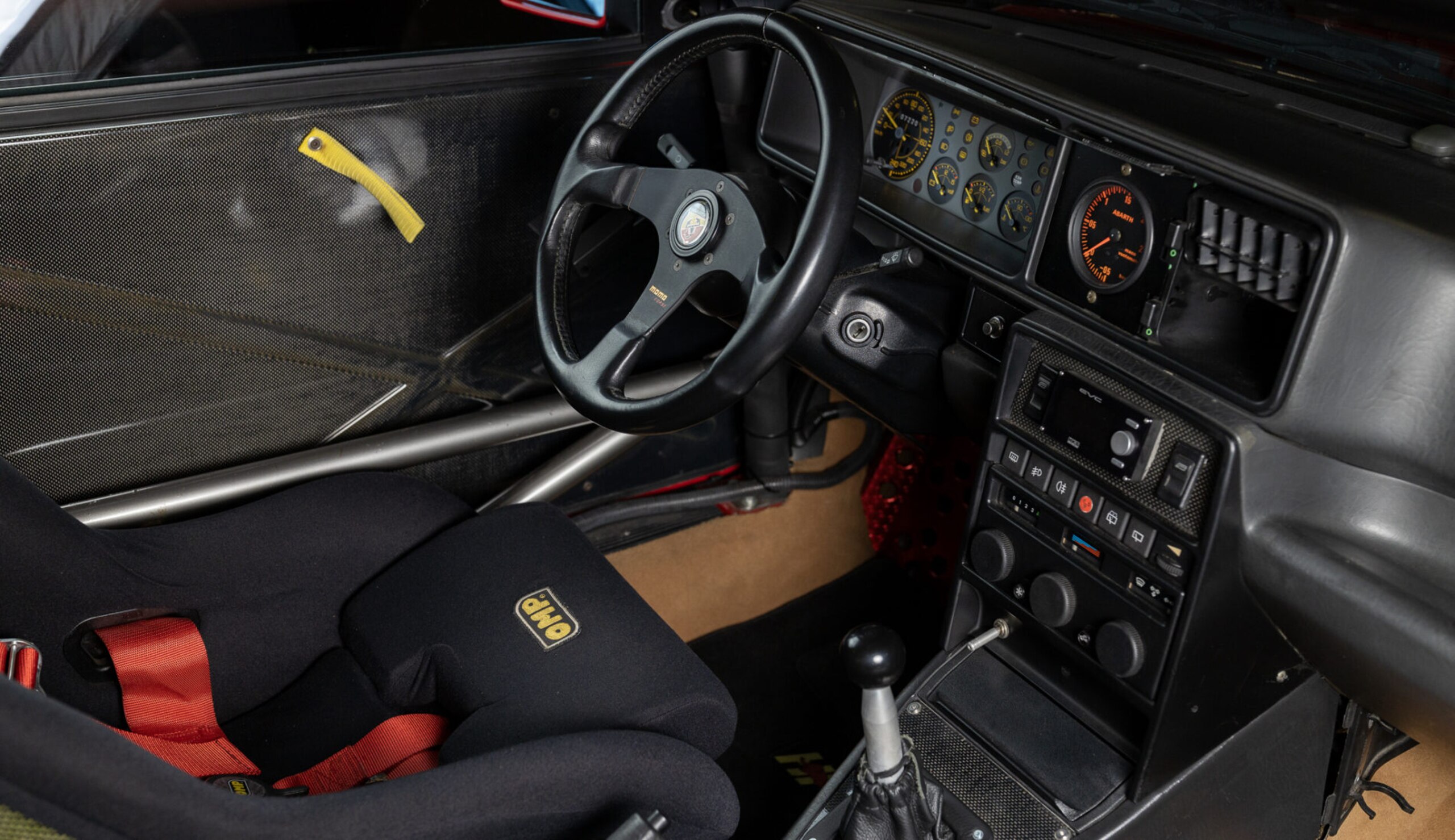 1993 Lancia Delta HF Integrale Evo II — Photo 9 / 16