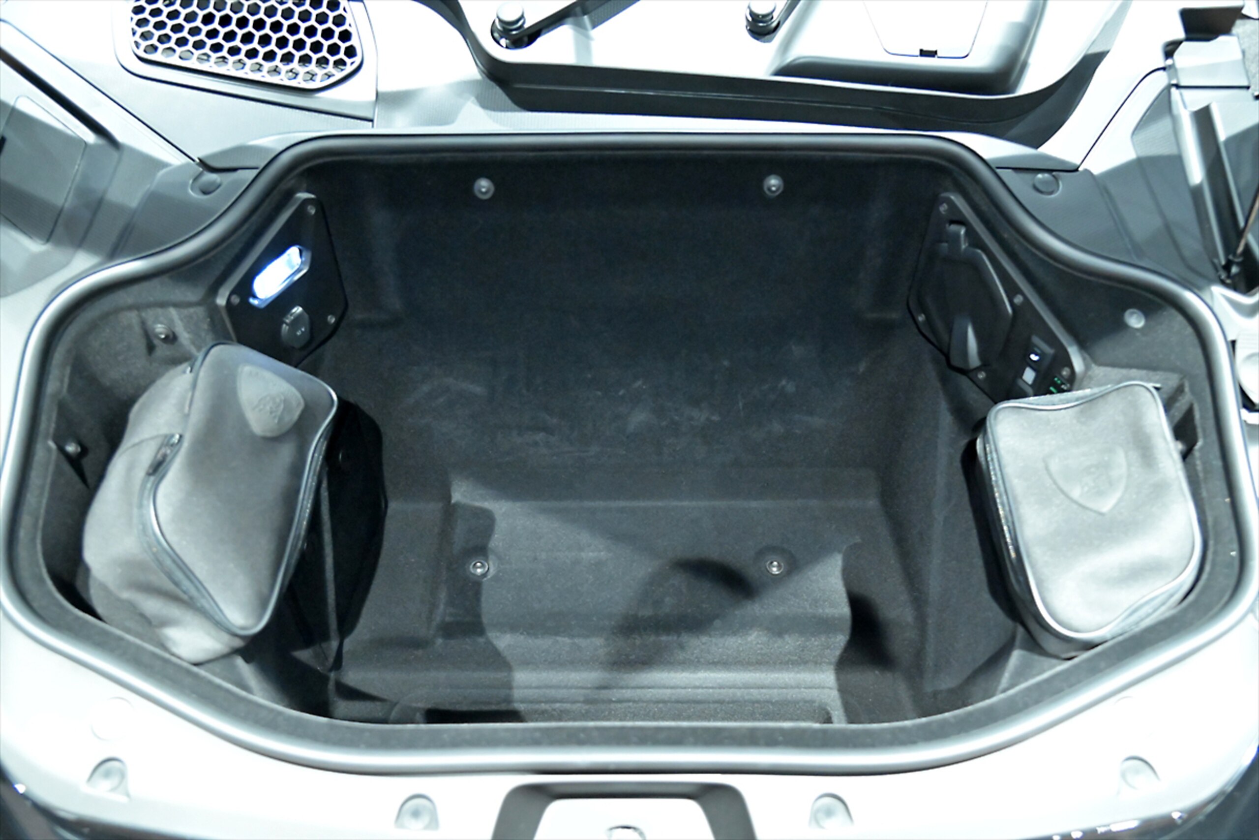 2024 Lamborghini Revuelto — Photo 21 / 21