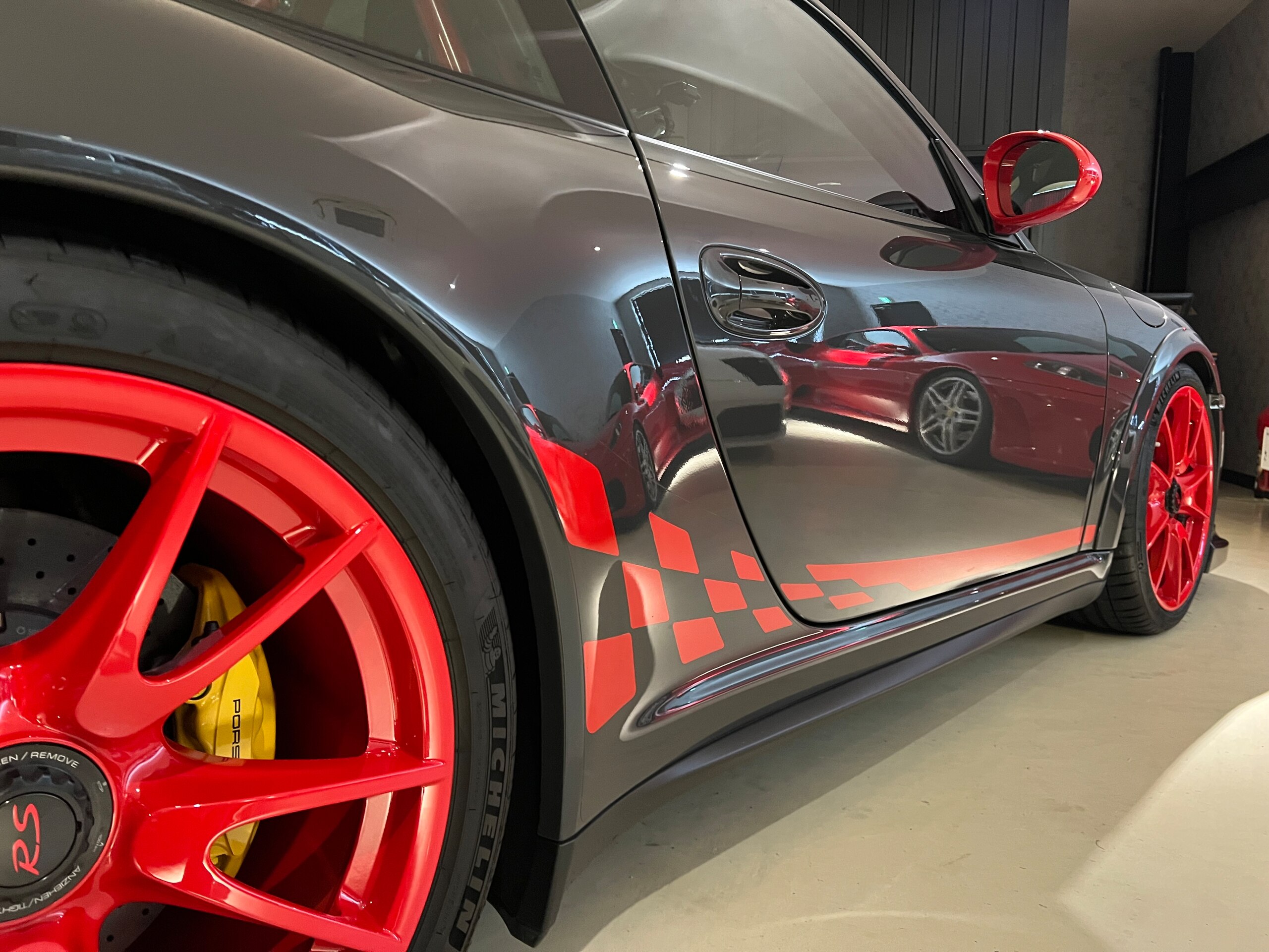 2010 Porsche 911 GT3 RS — Photo 27 / 35