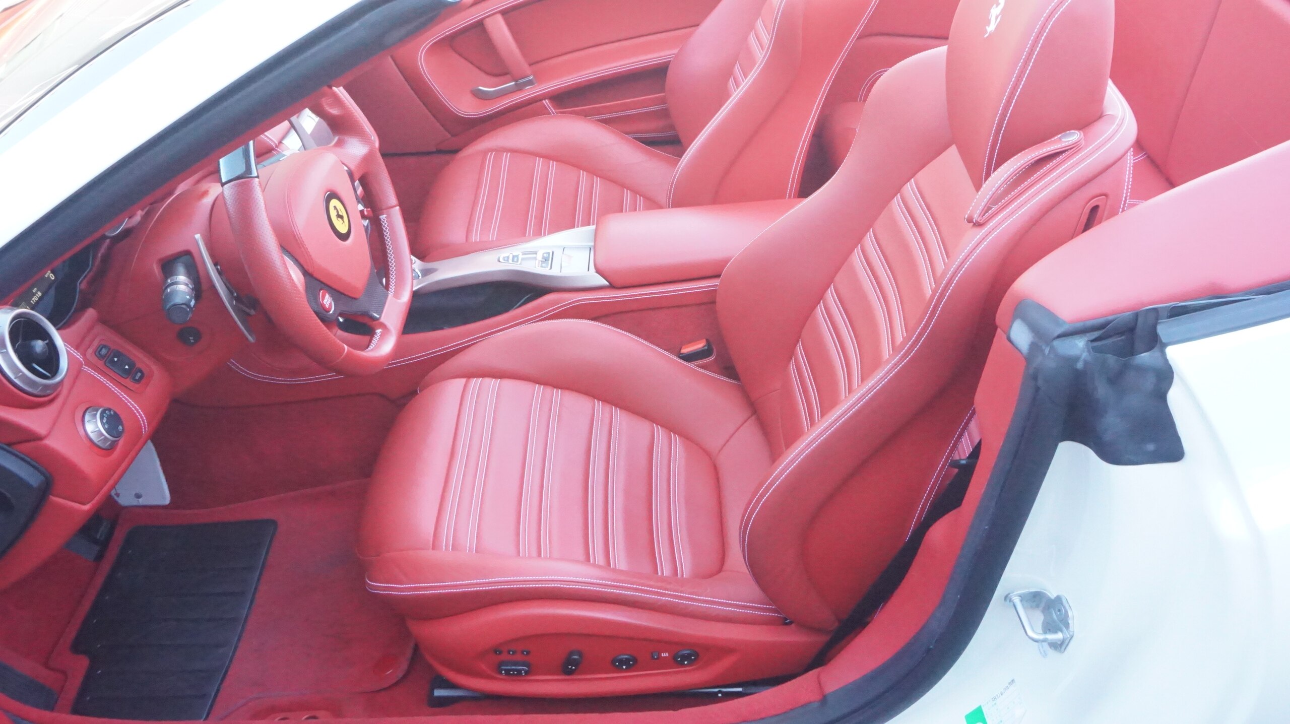 2013 Ferrari California 30 — Photo 9 / 19