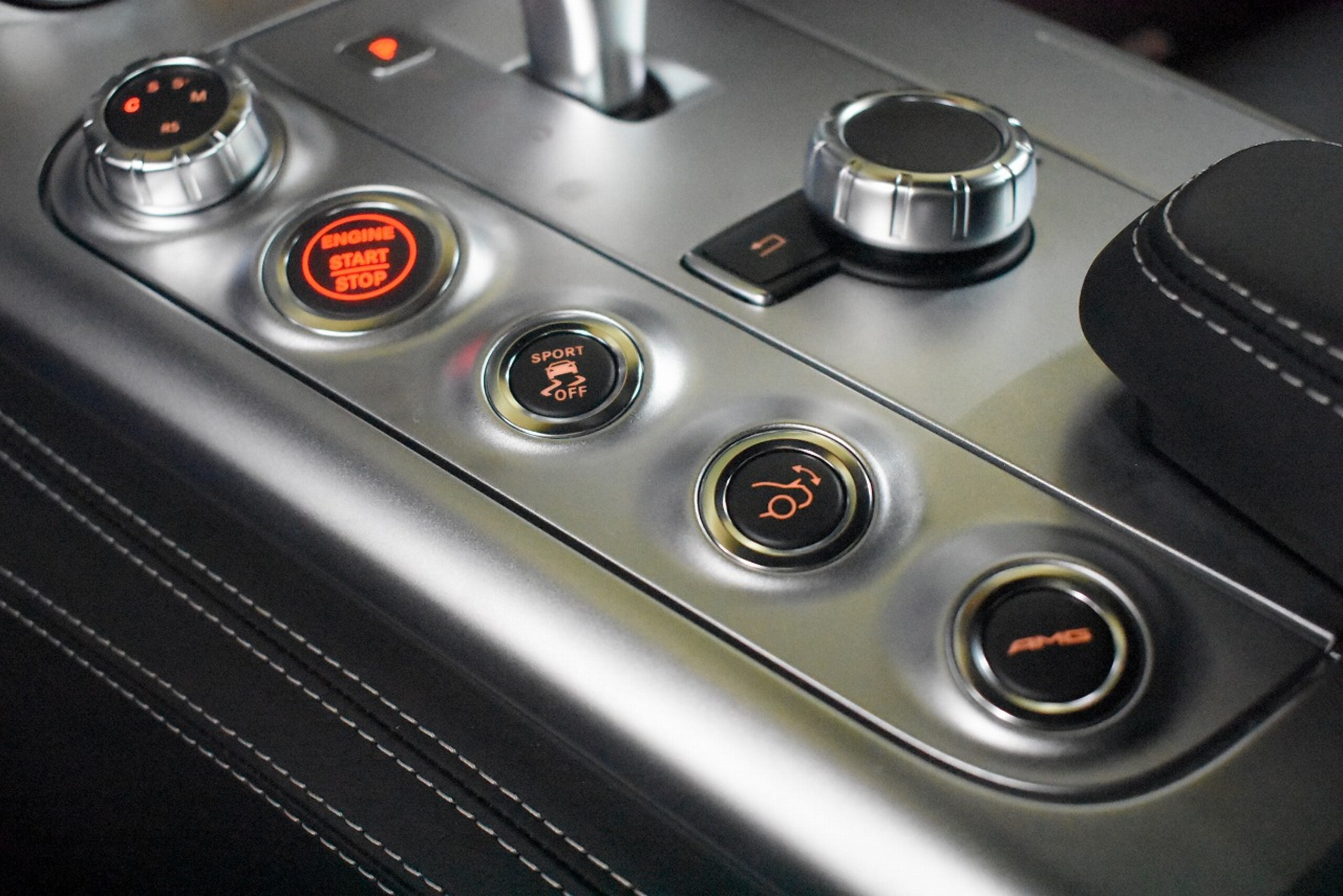 2010 Mercedes Benz SLS AMG — Photo 18 / 26