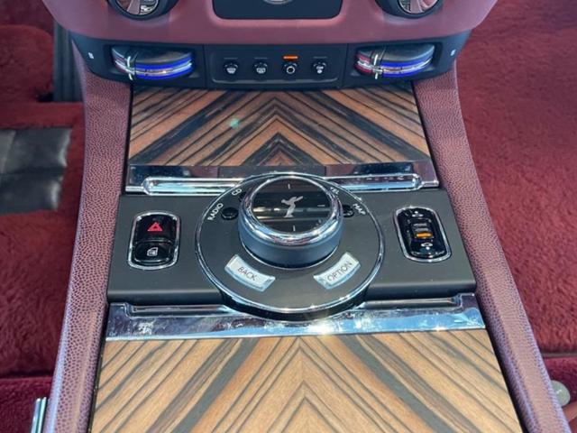 2014 Rolls-Royce Wraith — Photo 10 / 16