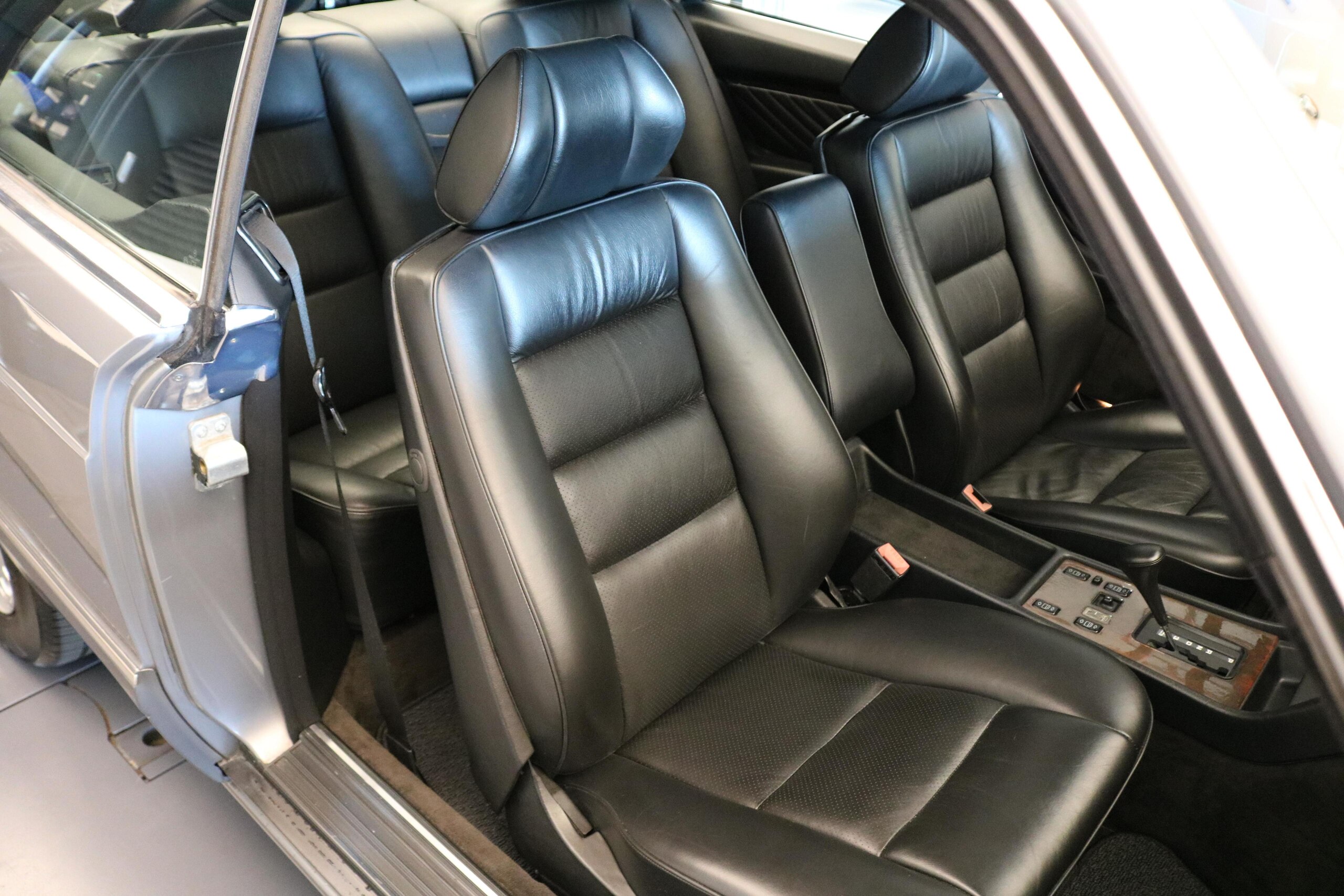 1989 Mercedes Benz 560SEC — Photo 11 / 14