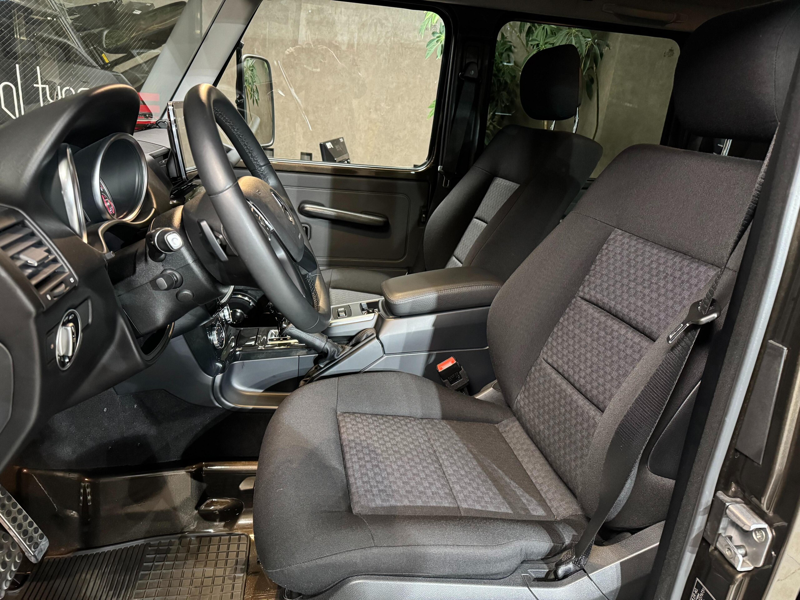 2018 Mercedes Benz G350d Professional — Photo 8 / 15