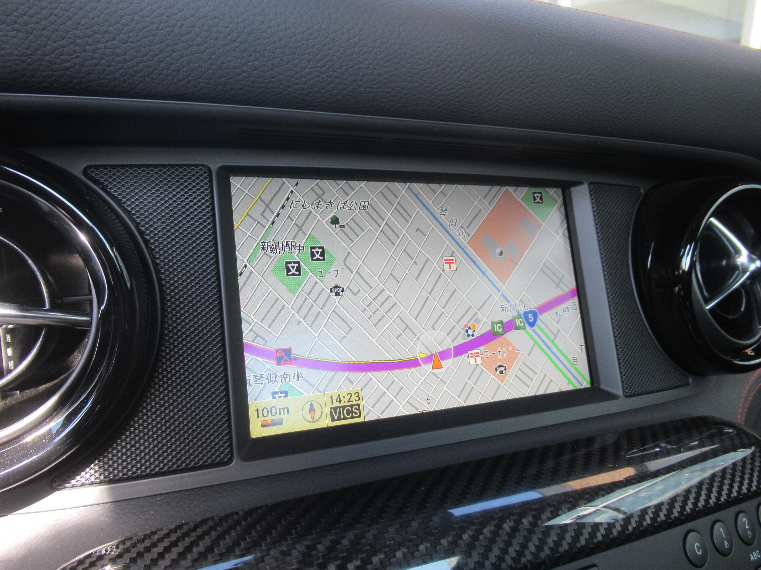 2013 Mercedes Benz SLS AMG GT — Photo 8 / 13