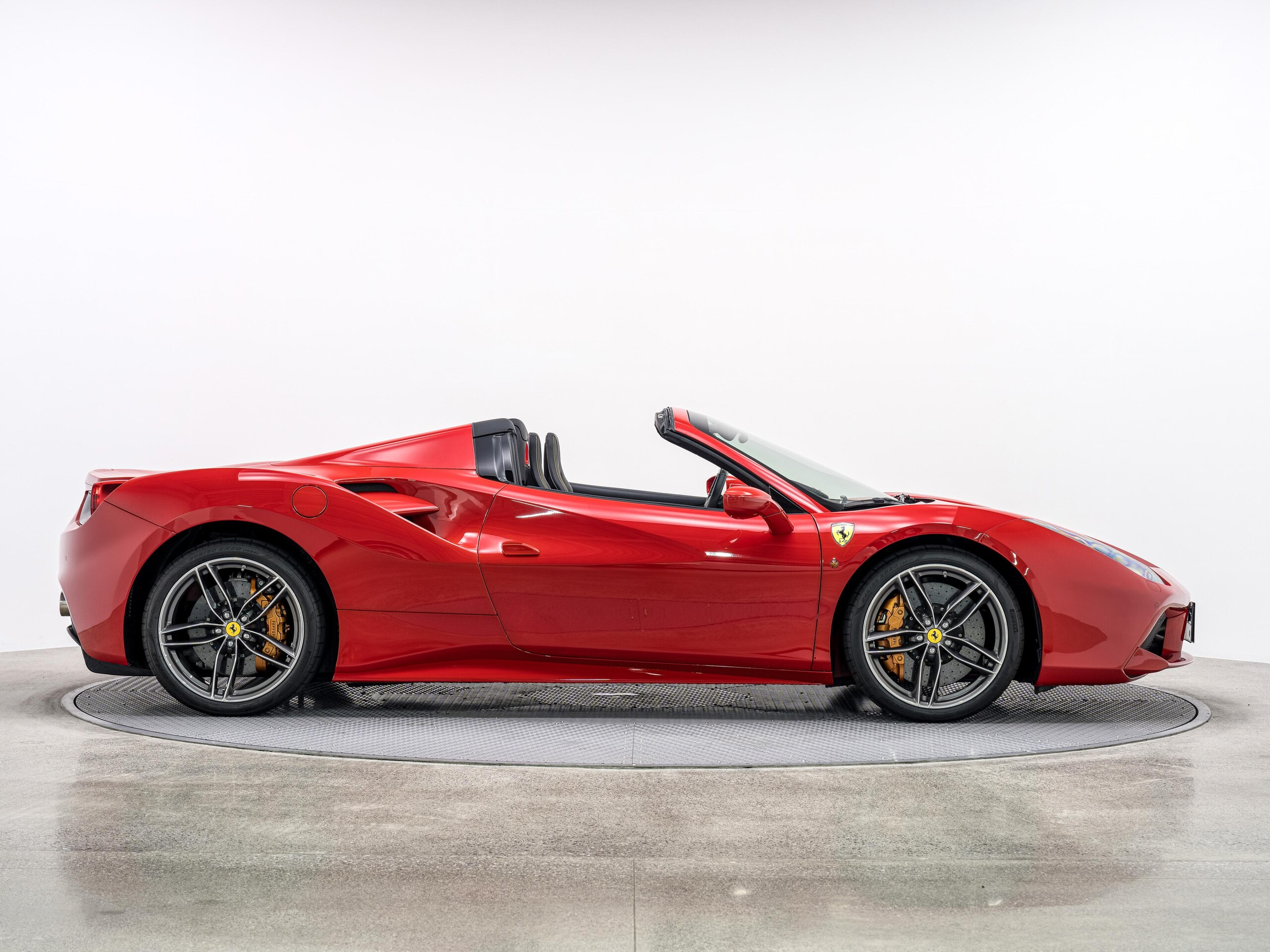 2016 Ferrari 488 Spider — Photo 17 / 30
