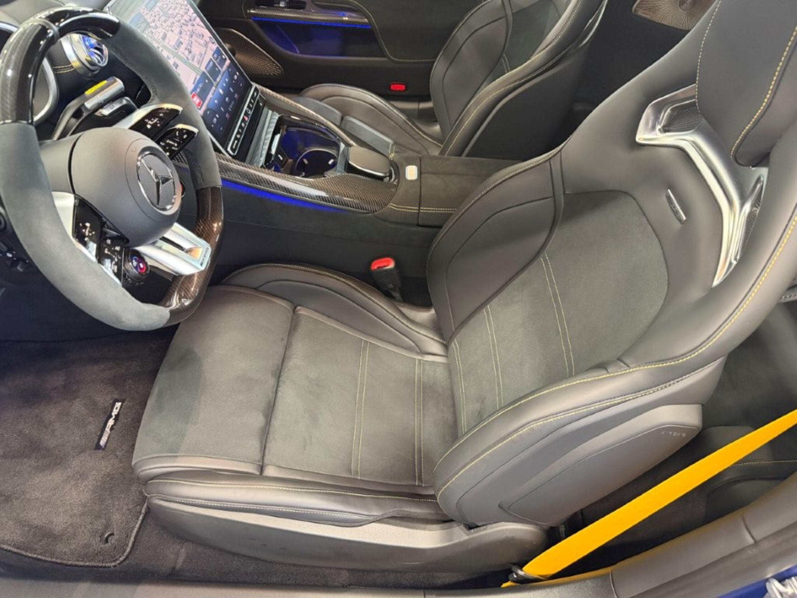 2025 Mercedes Benz AMG GT63 SE Performance — Photo 39 / 61
