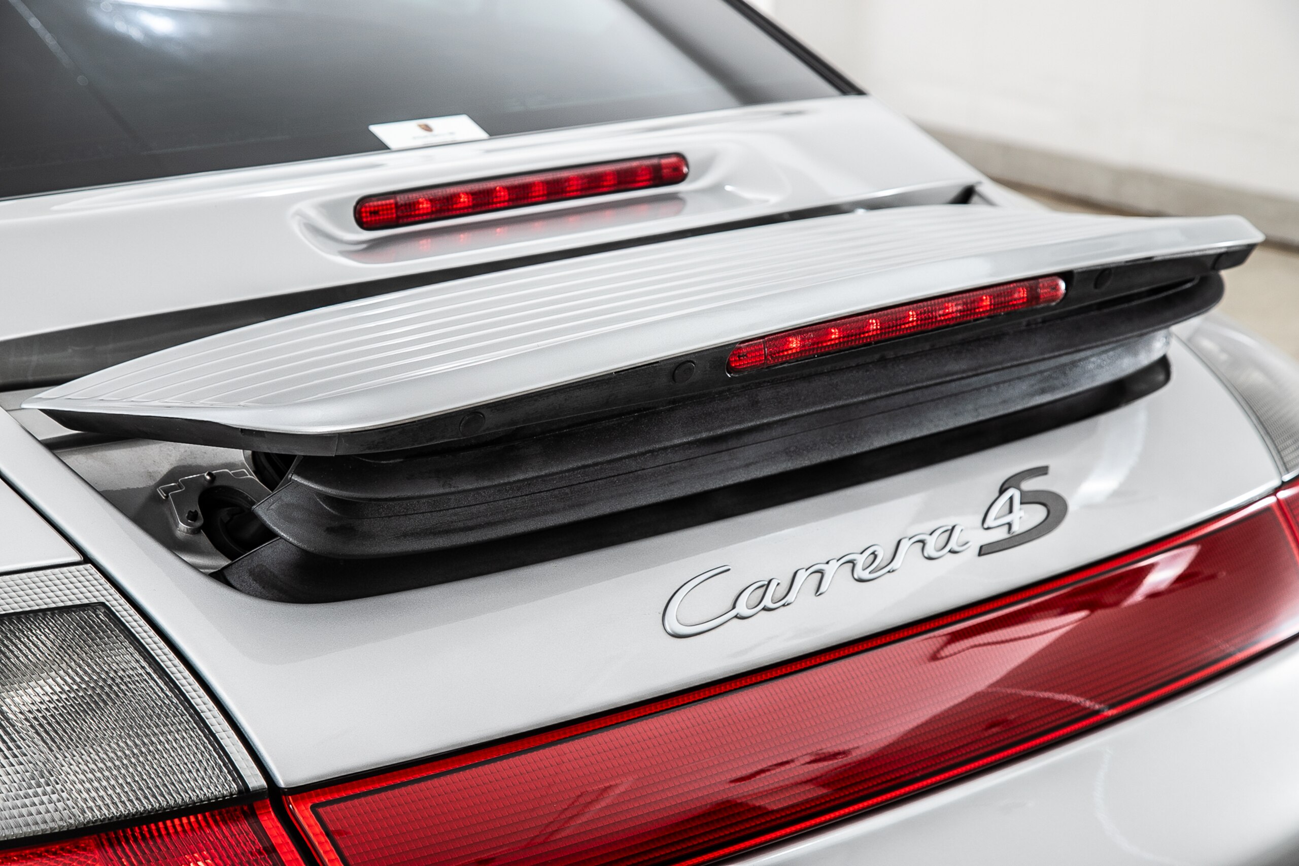 2002 Porsche 911 Carrera 4 — Photo 17 / 20