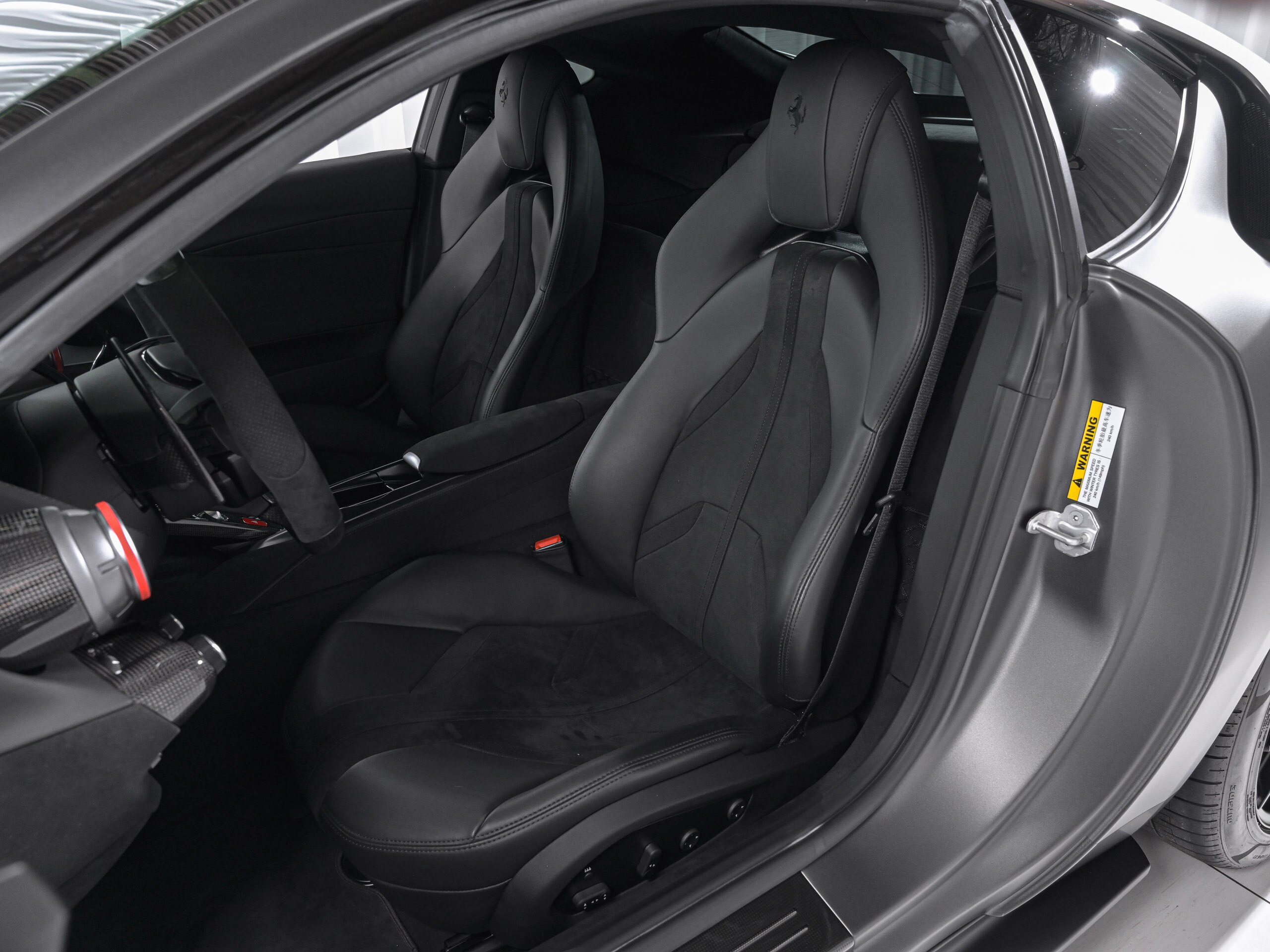 2020 Ferrari 812 Superfast — Photo 10 / 38