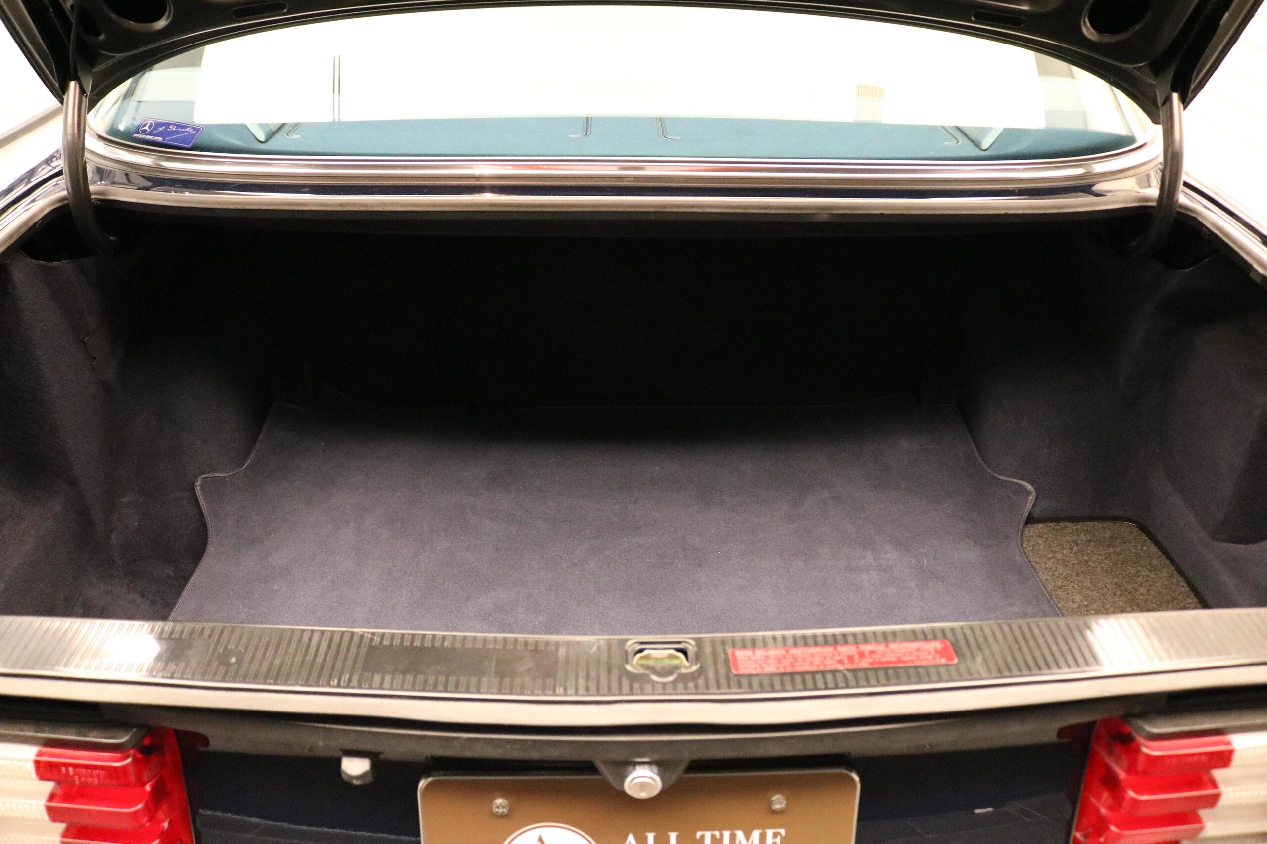 1990 Mercedes Benz 560SEL — Photo 15 / 15