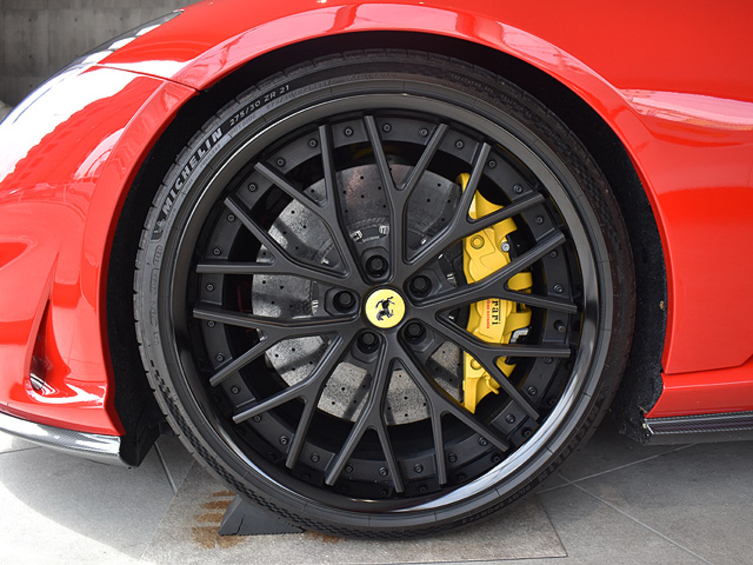 2021 Ferrari 812GTS — Photo 17 / 20
